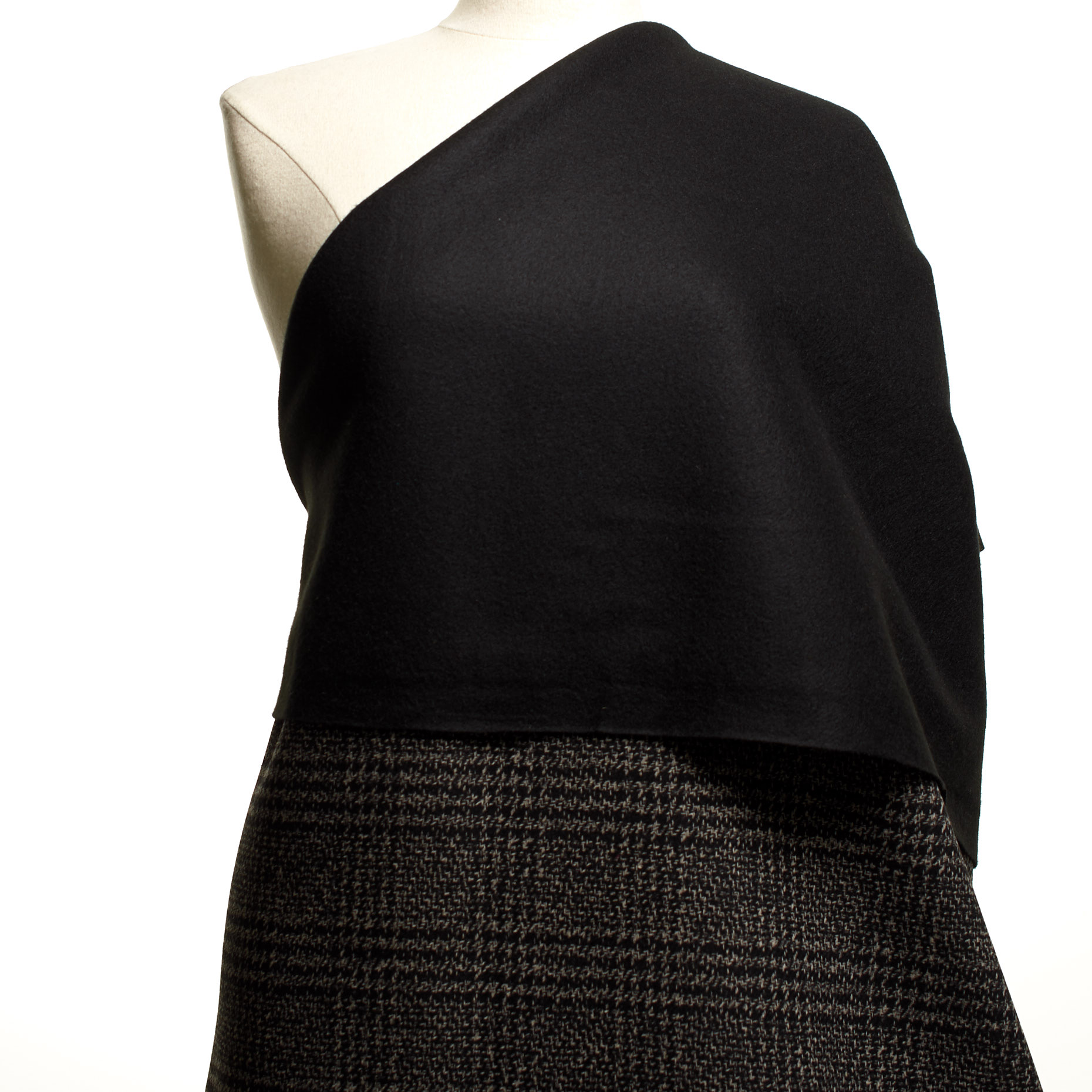 DOUBLE, WOOL, GLENCHECK, RAVEN BLACK&GRAIGE (F000036533) - Mannequin