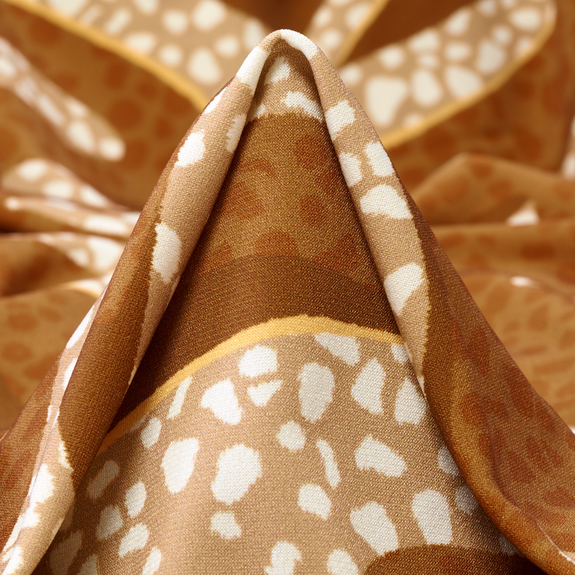 SINGLE JERSEY, PRINTED, ANIMAL, HAZELNUT (F000042703)