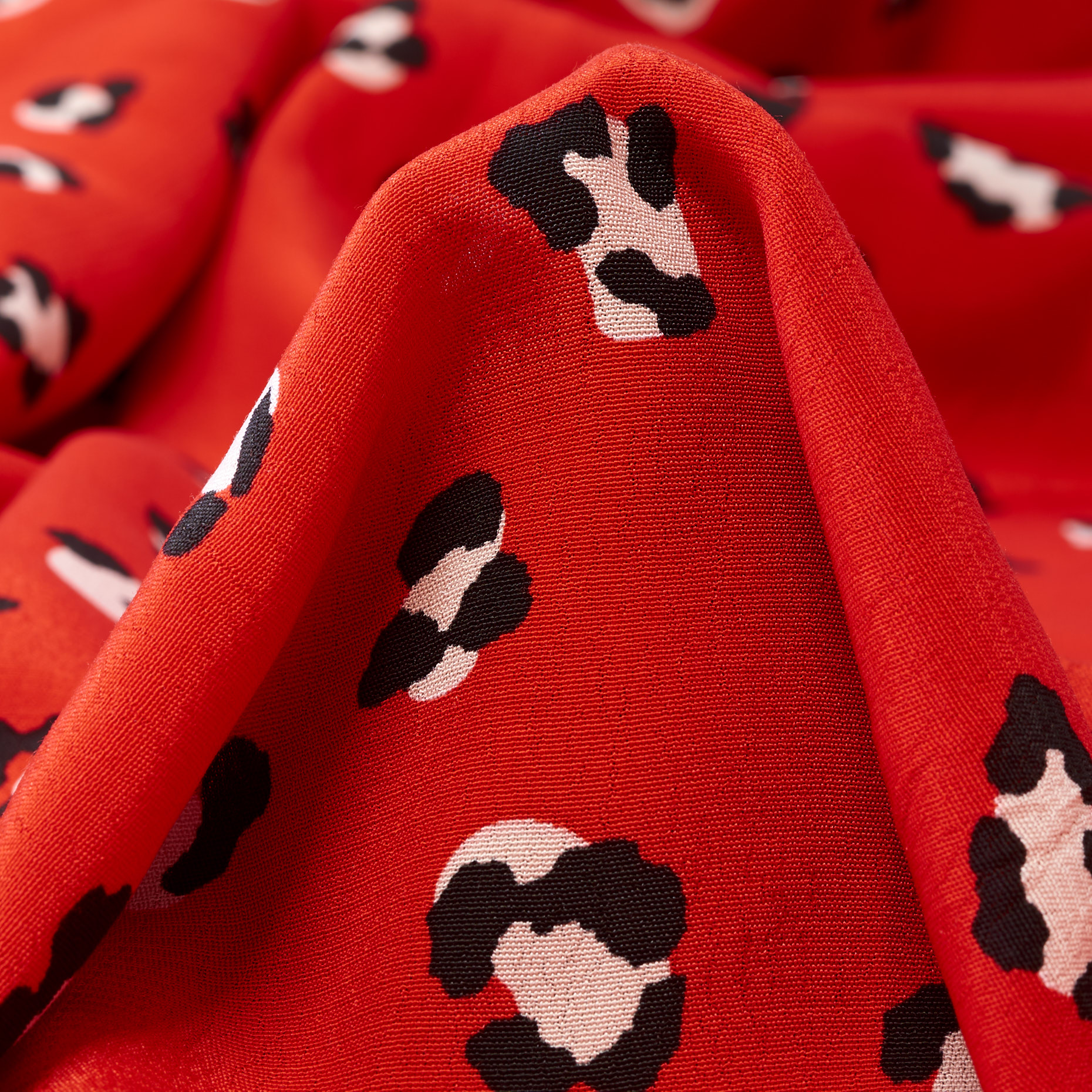 CRÊPE, VISCOSE, PRINTED, RAVEN BLACK&LIPSTICK (F000040332)