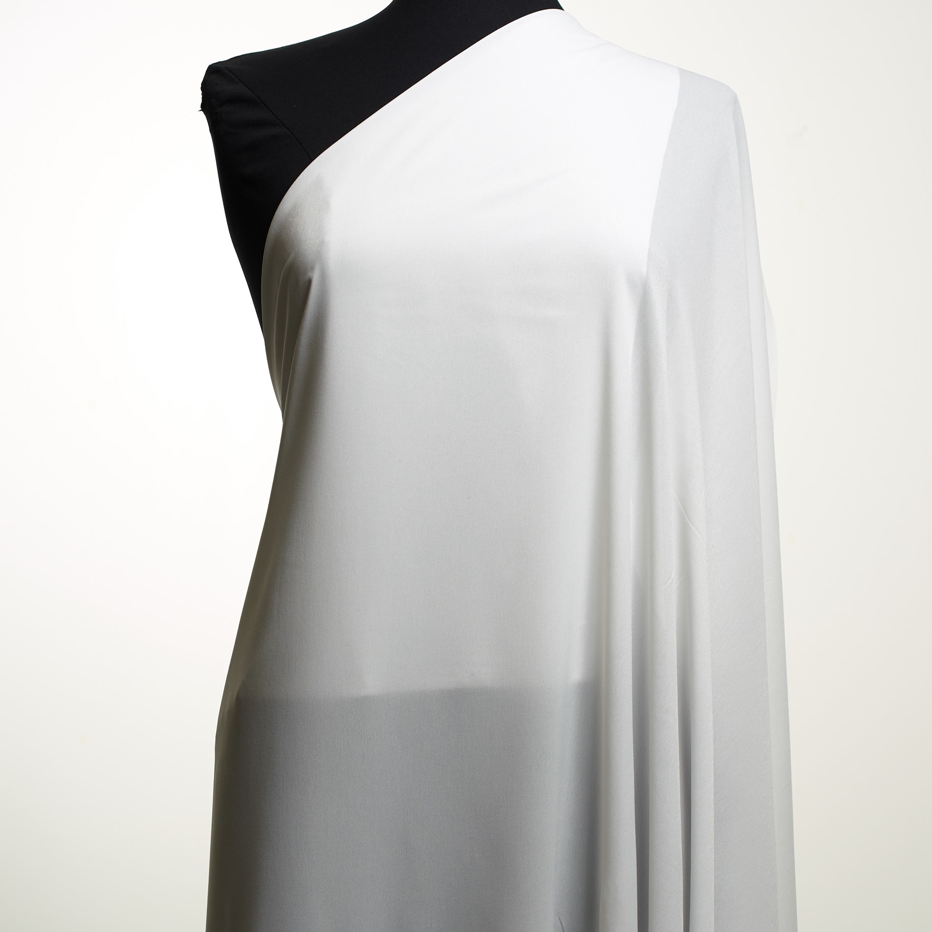  Крепдешин, Стрейч, Snow White (F000032372) - Манекен