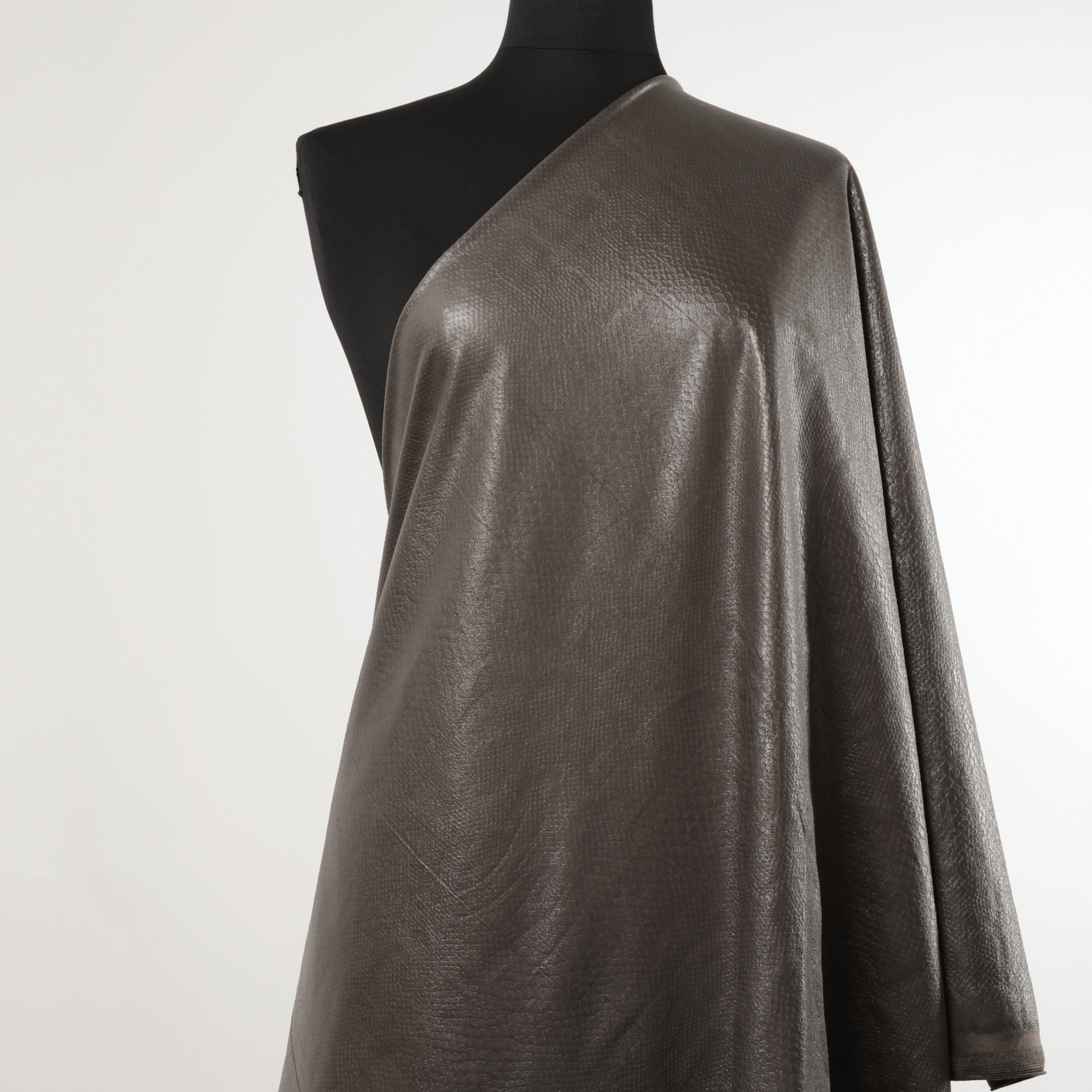VEGAN LEATHER, JERSEY, PRINTED, DARK TAUPE (F000015163) - Mannequin