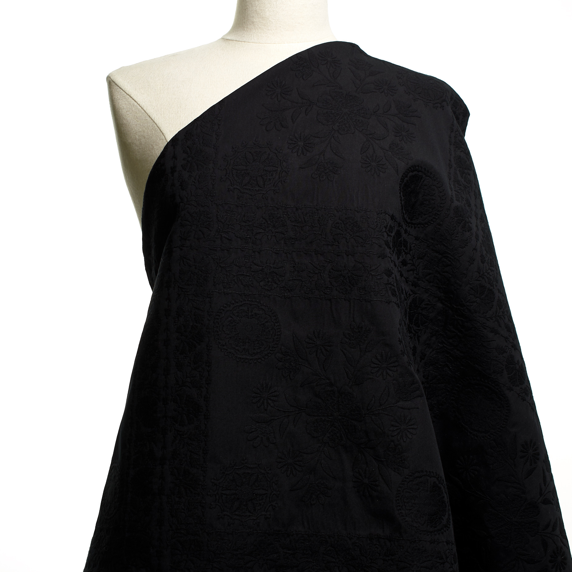 Jacquard, Coton, Floral, Raven Black (P000003940) - Mannequin