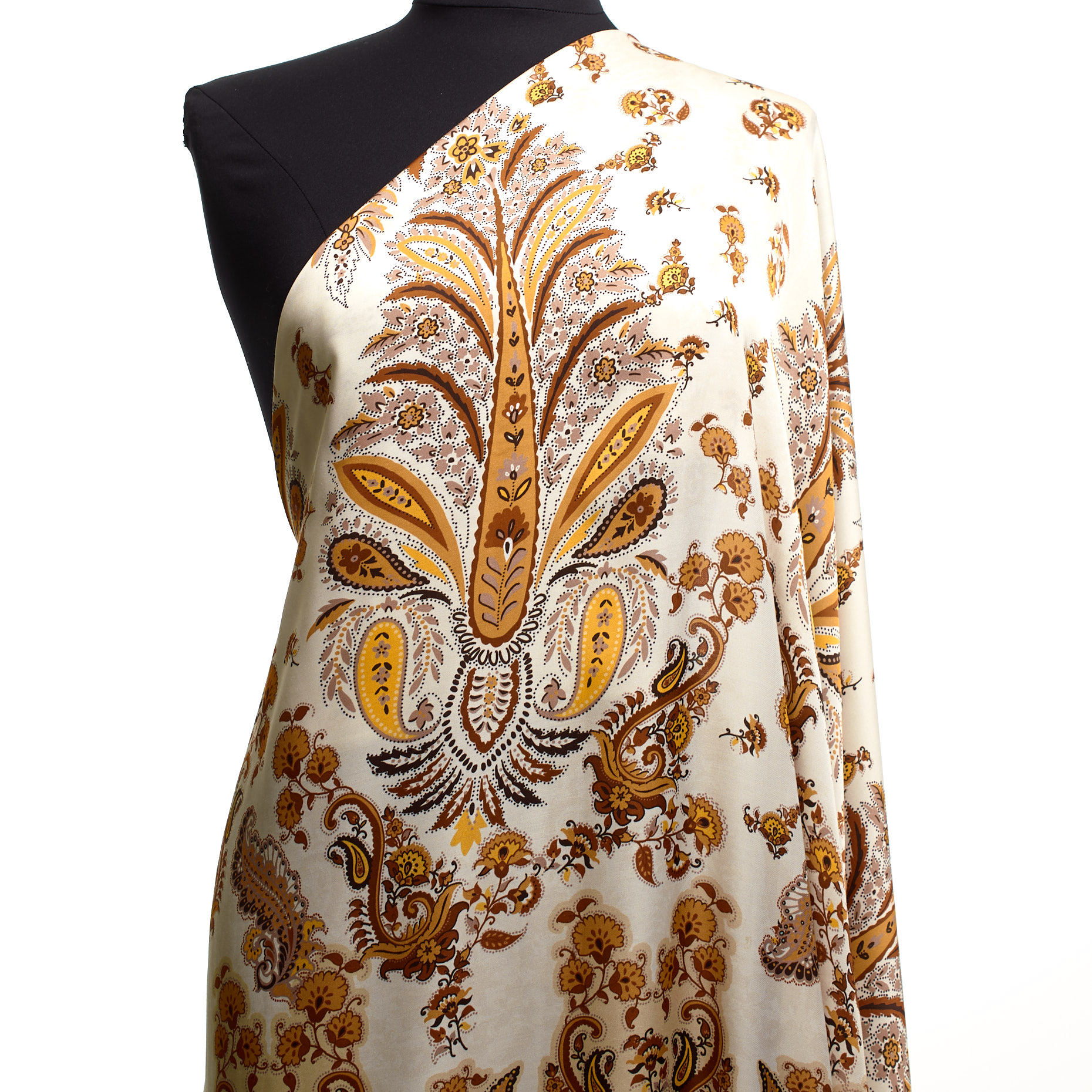 SATIN, VISCOSE, PRINTED, RUST&SNOW WHITE (F000040365) - Mannequin