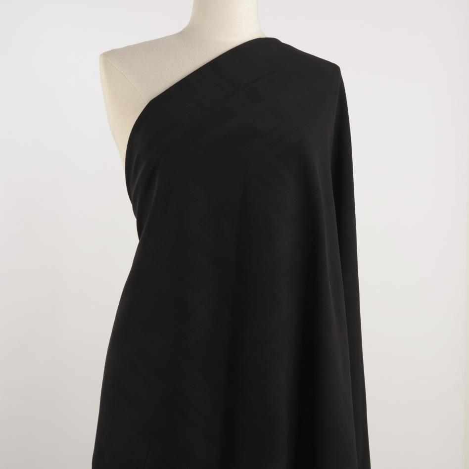 TECHNO STRETCH, FLORAL, PRINTED, JET BLACK (AQ000093) - Mannequin