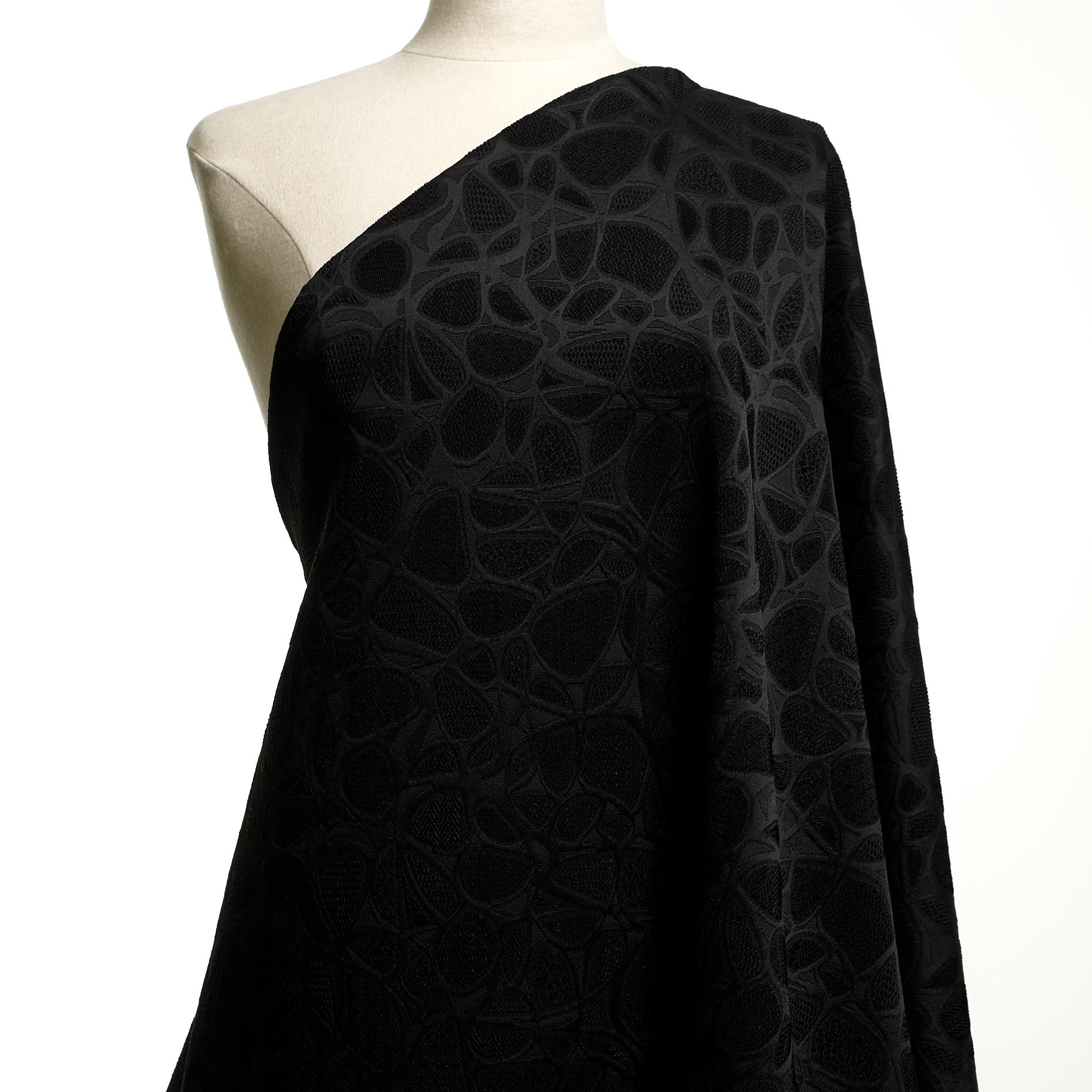 JACQUARD, ACETATE, TONE ON TONE, RAVEN BLACK (P000004210) - Mannequin
