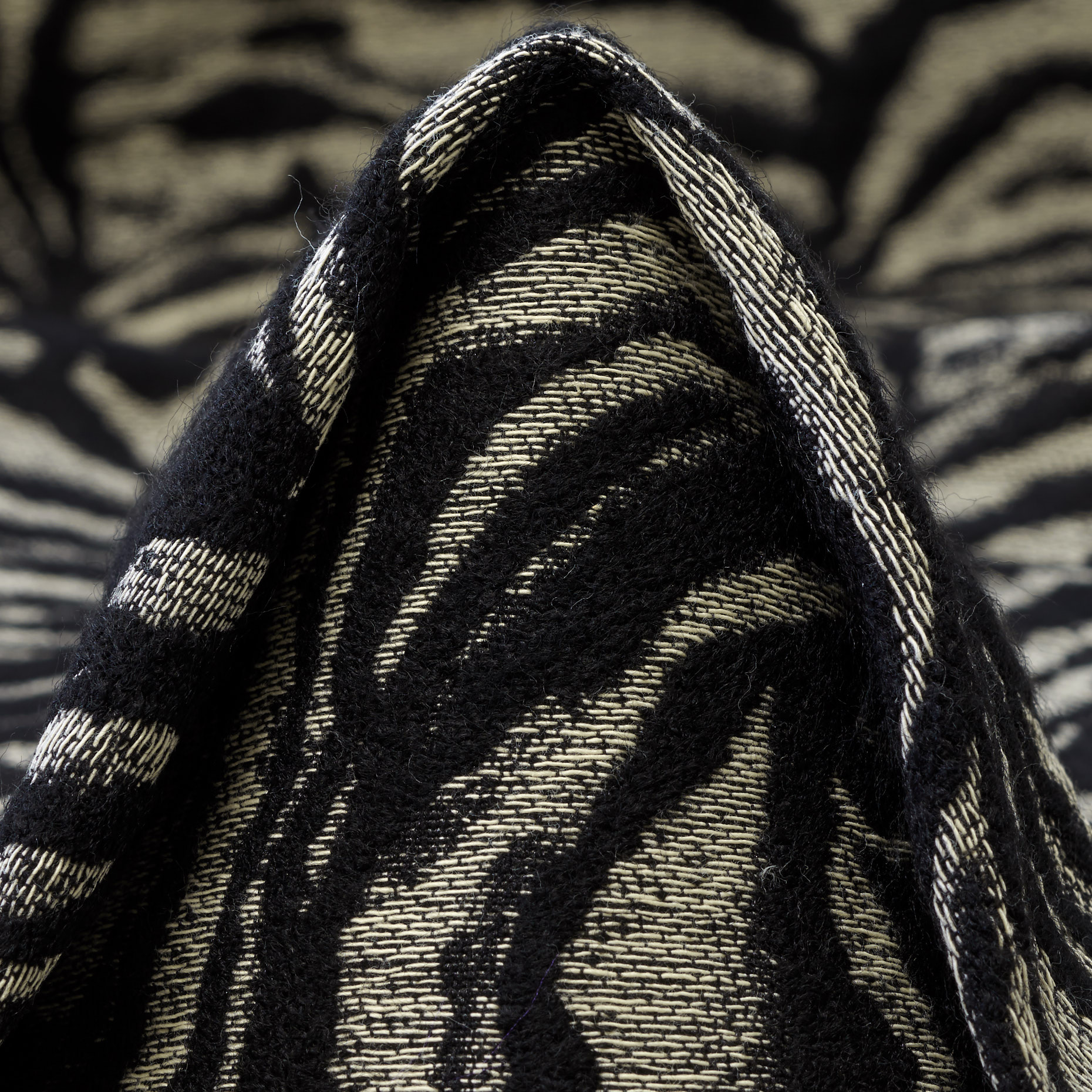 JACQUARD, COTTON BLEND, CEMENT&RAVEN BLACK