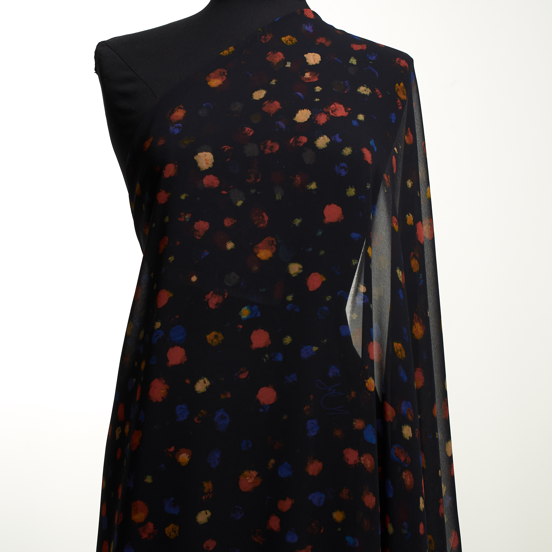 Креп, Принт, Прозрачная, Blue Nights&Deep Sea Coral (F000031927) - Манекен