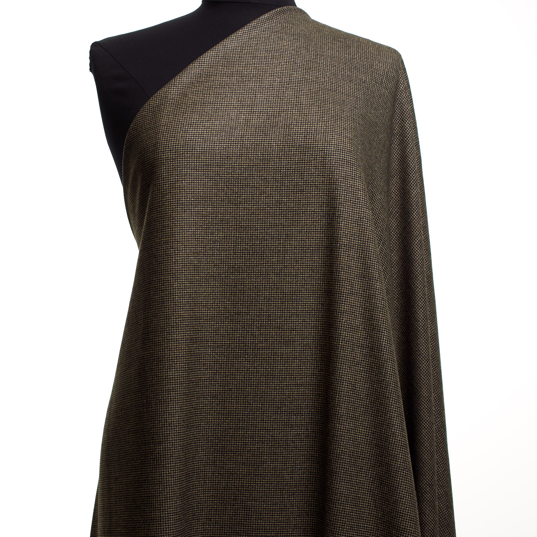 FLANNEL, VISCOSE BLEND, ELASTIC, ROASTED CASHEW (F000040473) - Mannequin