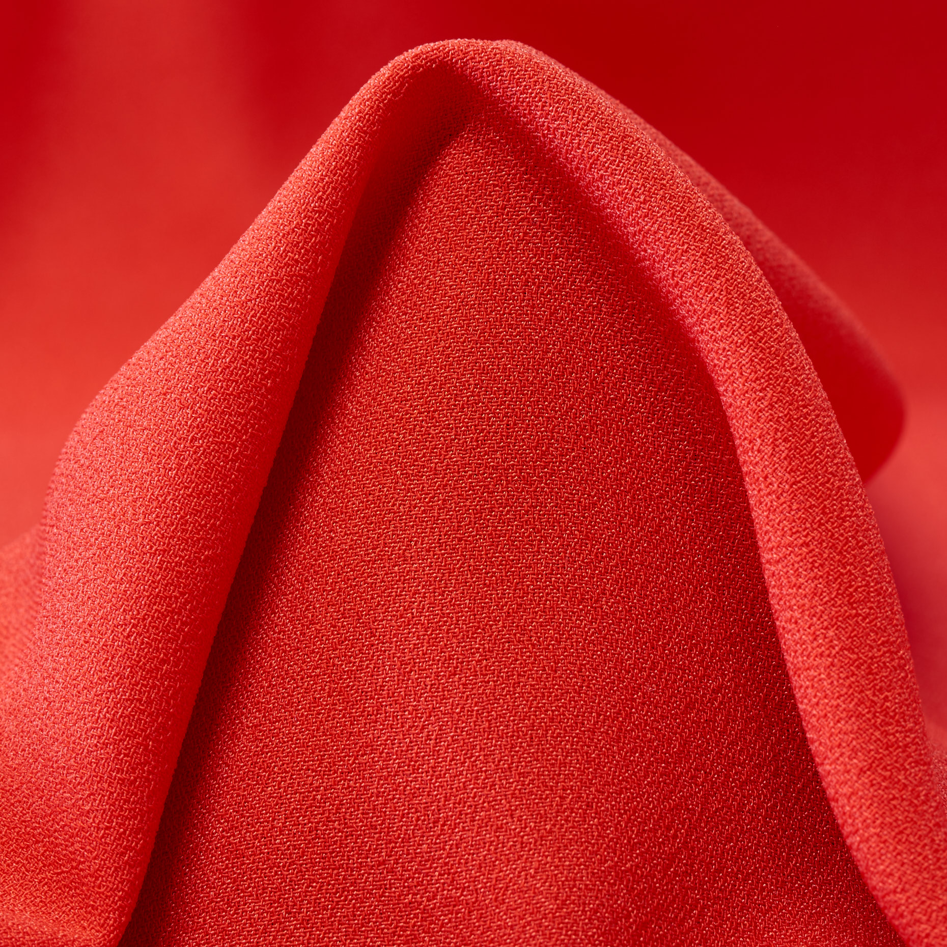 CRÊPE, SATIN, FIERY RED (F000043750)