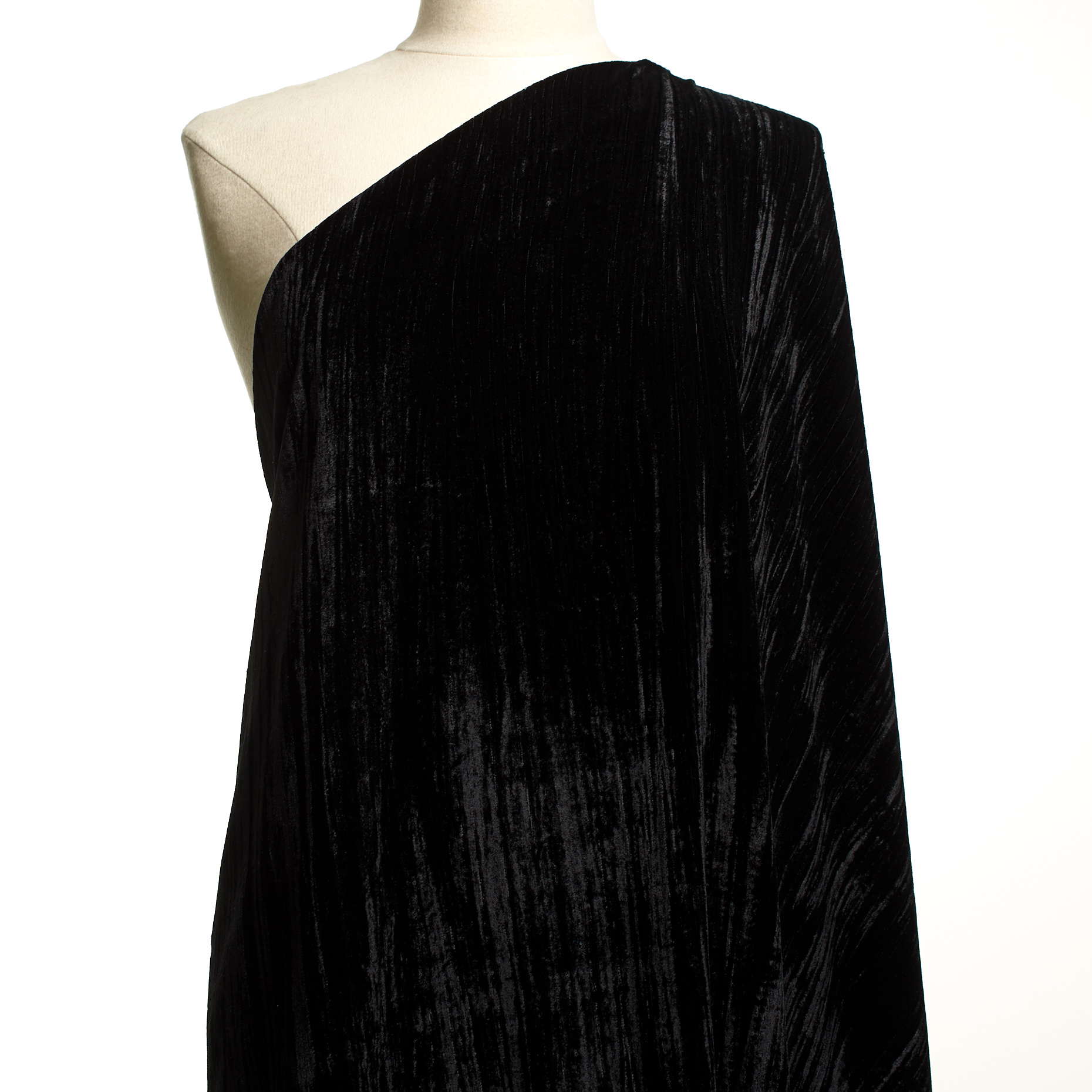 VELVET, CRASH, SHIMMERING, RAVEN BLACK (F000048735) - Mannequin