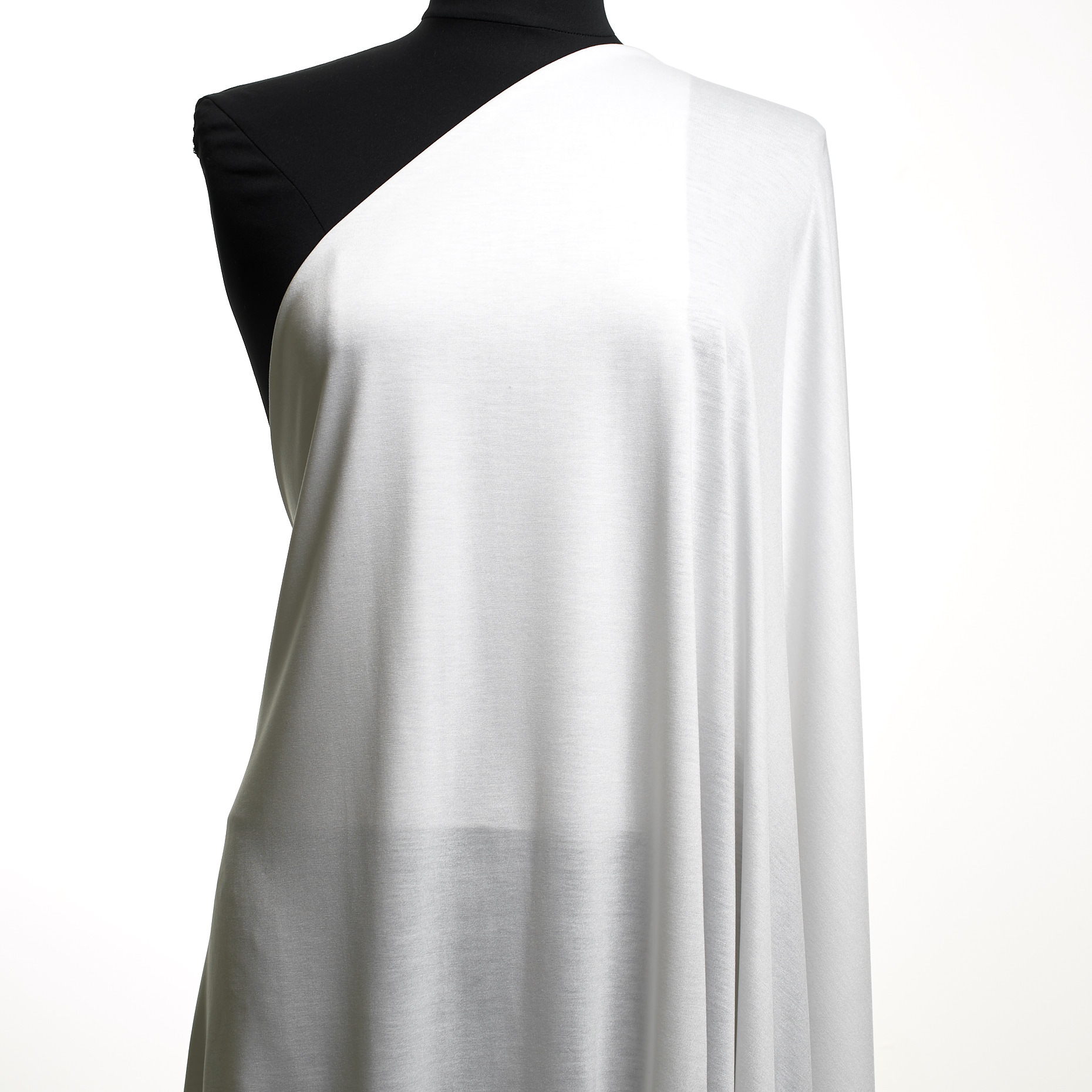 SINGLE JERSEY, VISCOSE, SILK, BRILLIANT WHITE (F000046598) - Mannequin