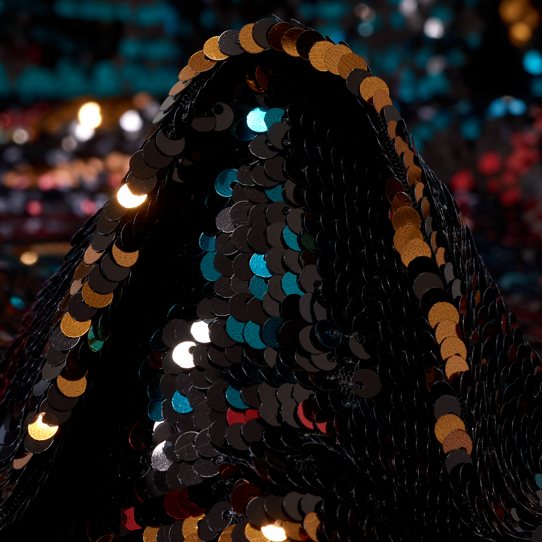 SEQUIN, SHIMMERING, SAVVY RED&RAVEN BLACK (F000045535)