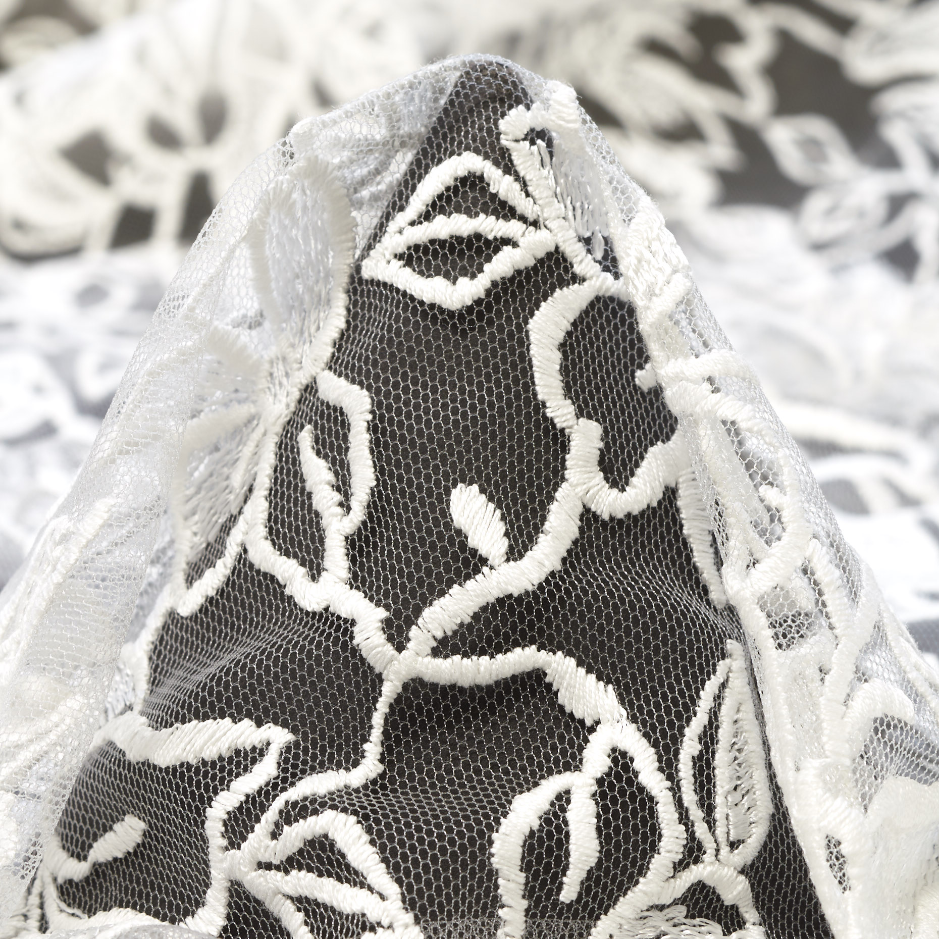 Tiul, Haftowane, Kwiatowy, Snow White (B0000068)