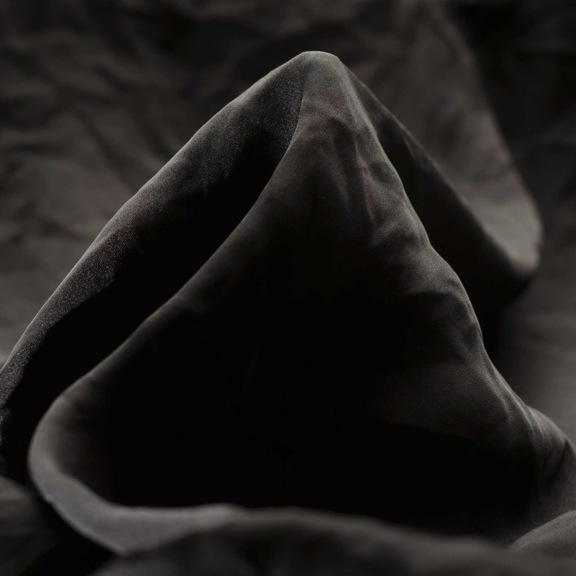 SATIN, RAVEN BLACK (F000004351)