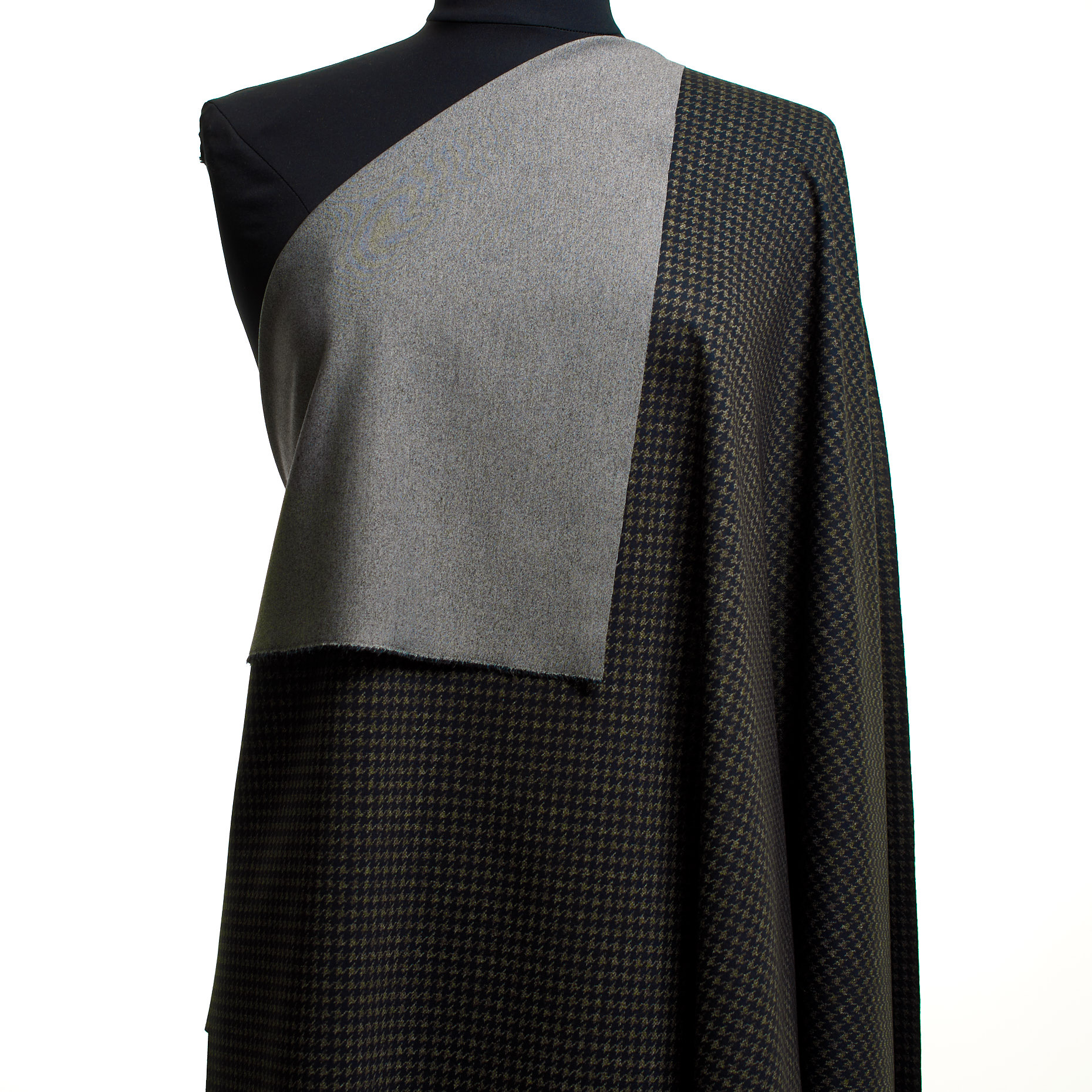 JERSEY, COTTON, HOUNDSTOOTH, COVERT GREEN&RAVEN BLACK (F000045177) - Mannequin