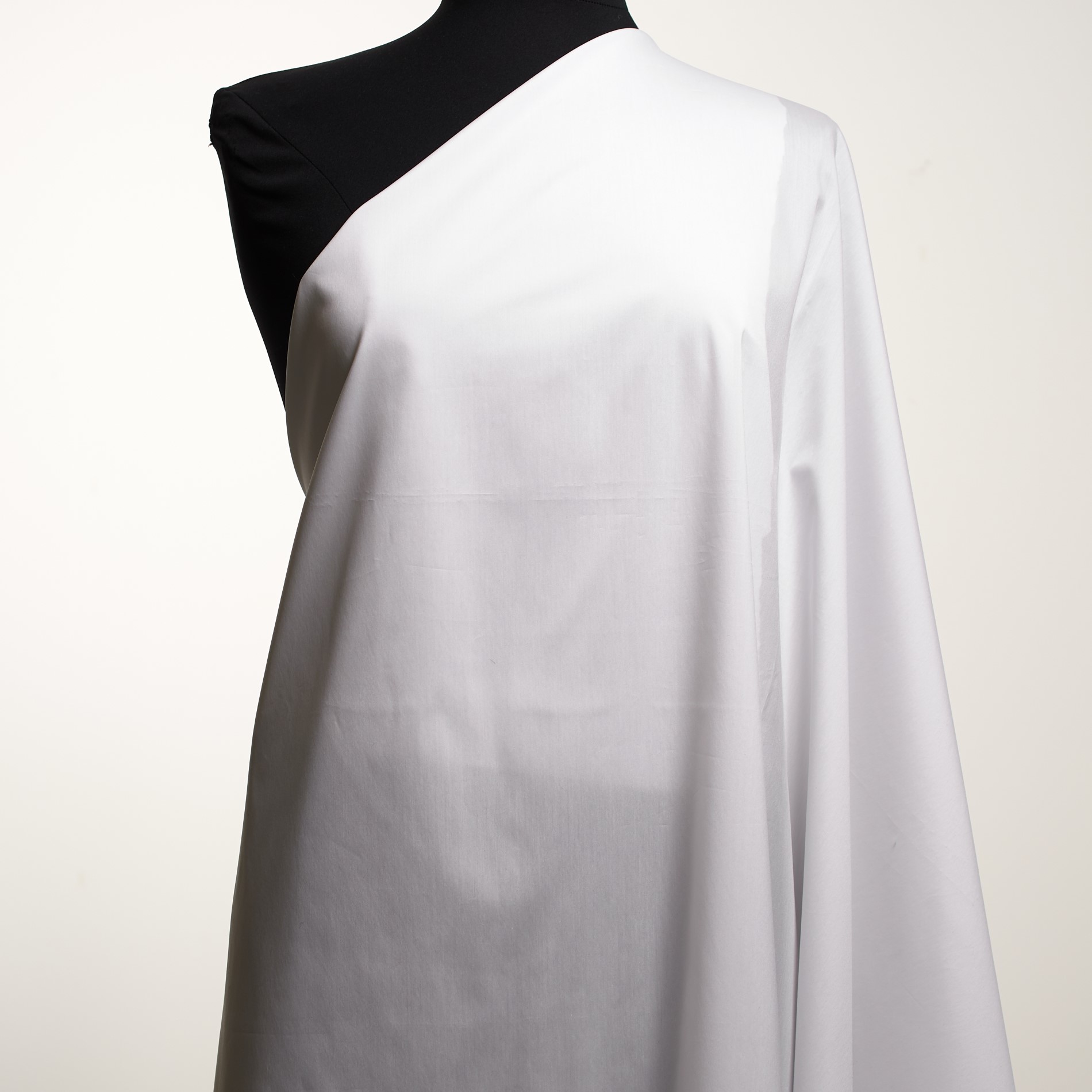 Поплин, Хлопок с эластаном, Brilliant White (P1-0000070) - Манекен