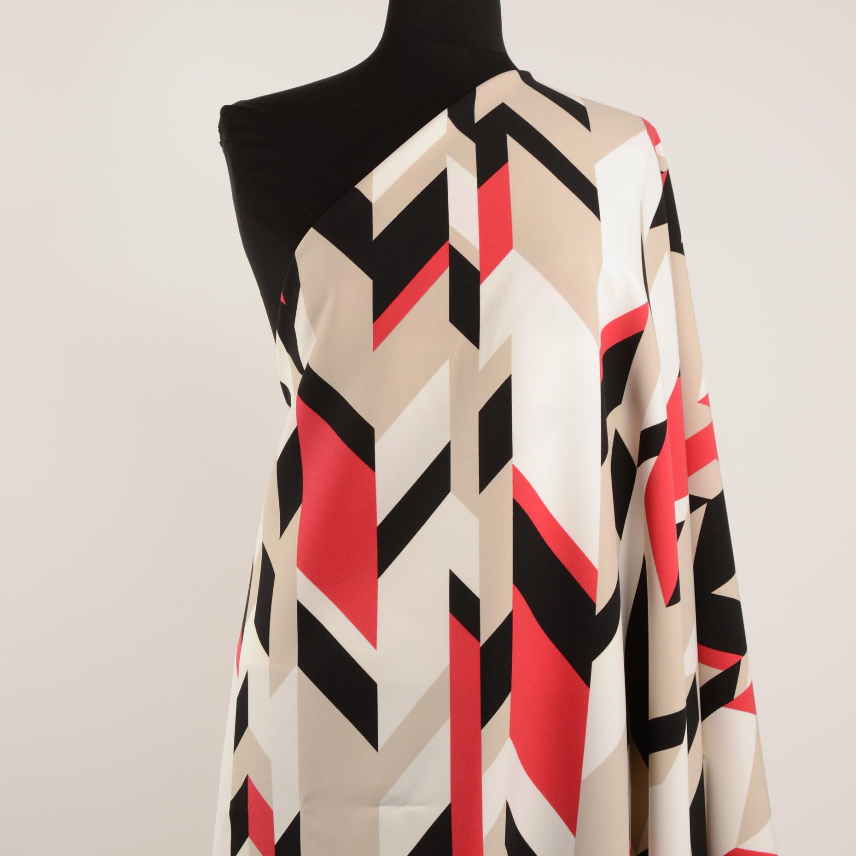 TWILL, PRINTED, RED ALERT&RAVEN BLACK (F000027199) - Mannequin