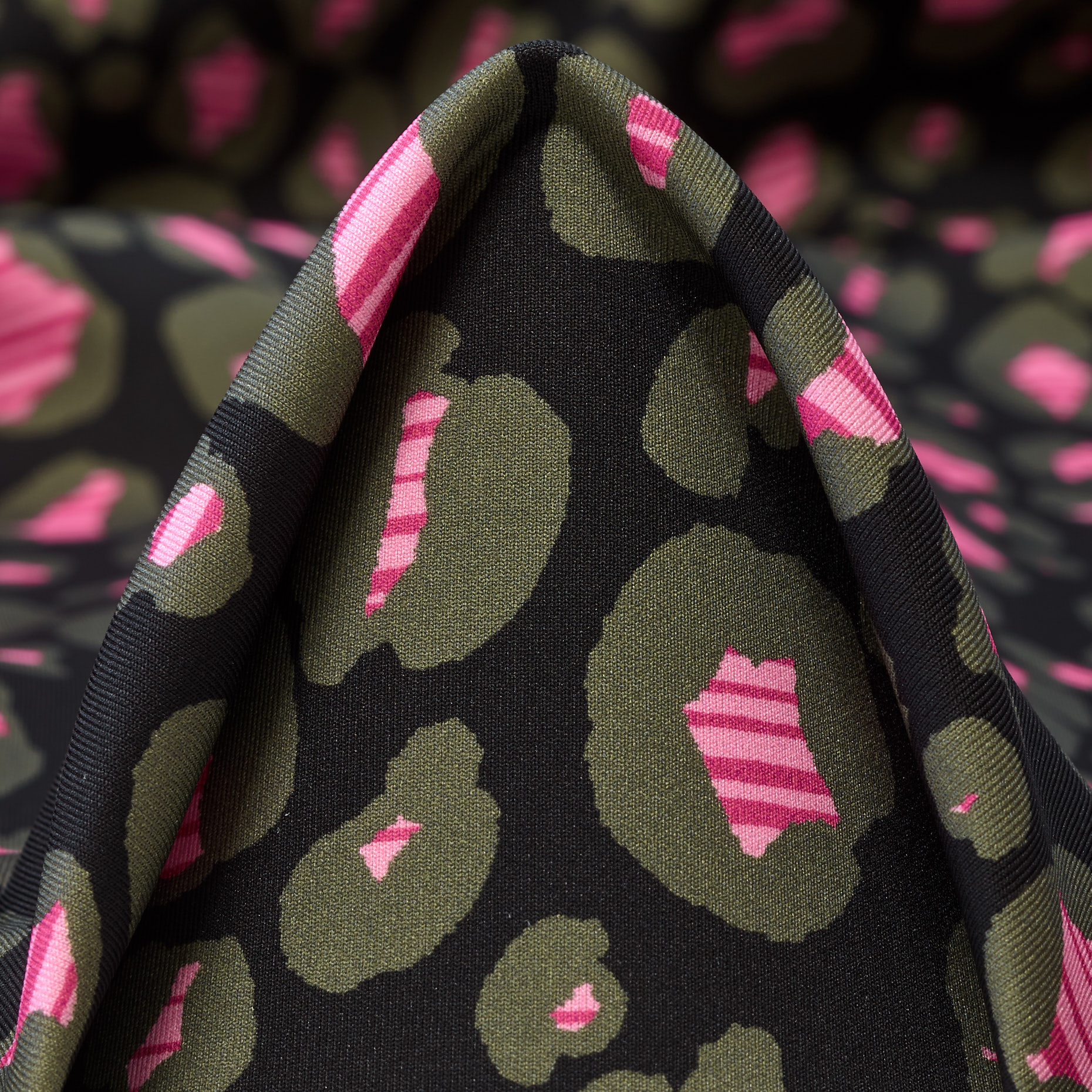 Techno Jersey, Stampato, Alta Elasticità, Raven Black&Fuchsia Pink (F000046242)