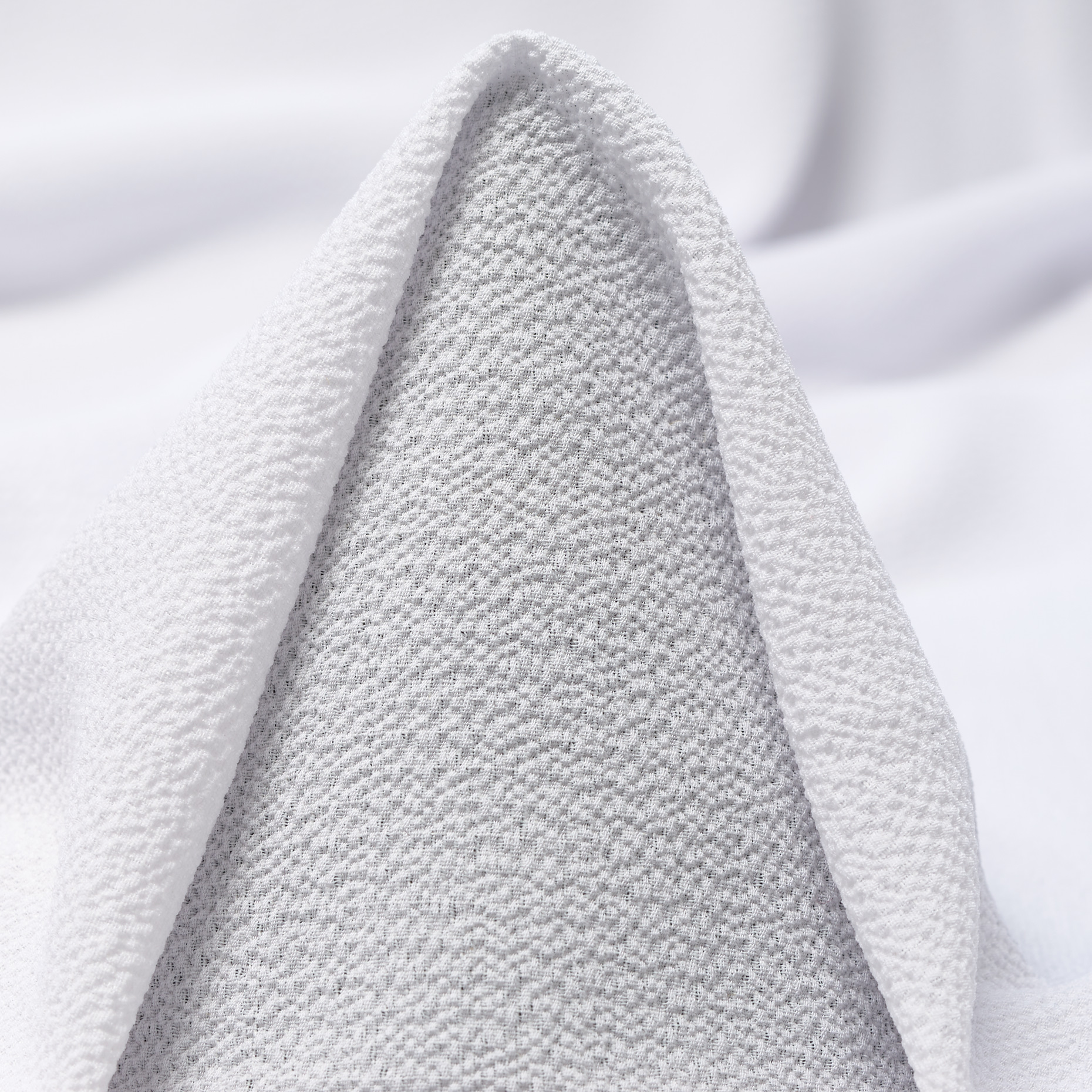 CRÊPE, WRINKLY, ELASTIC, BRILLIANT WHITE