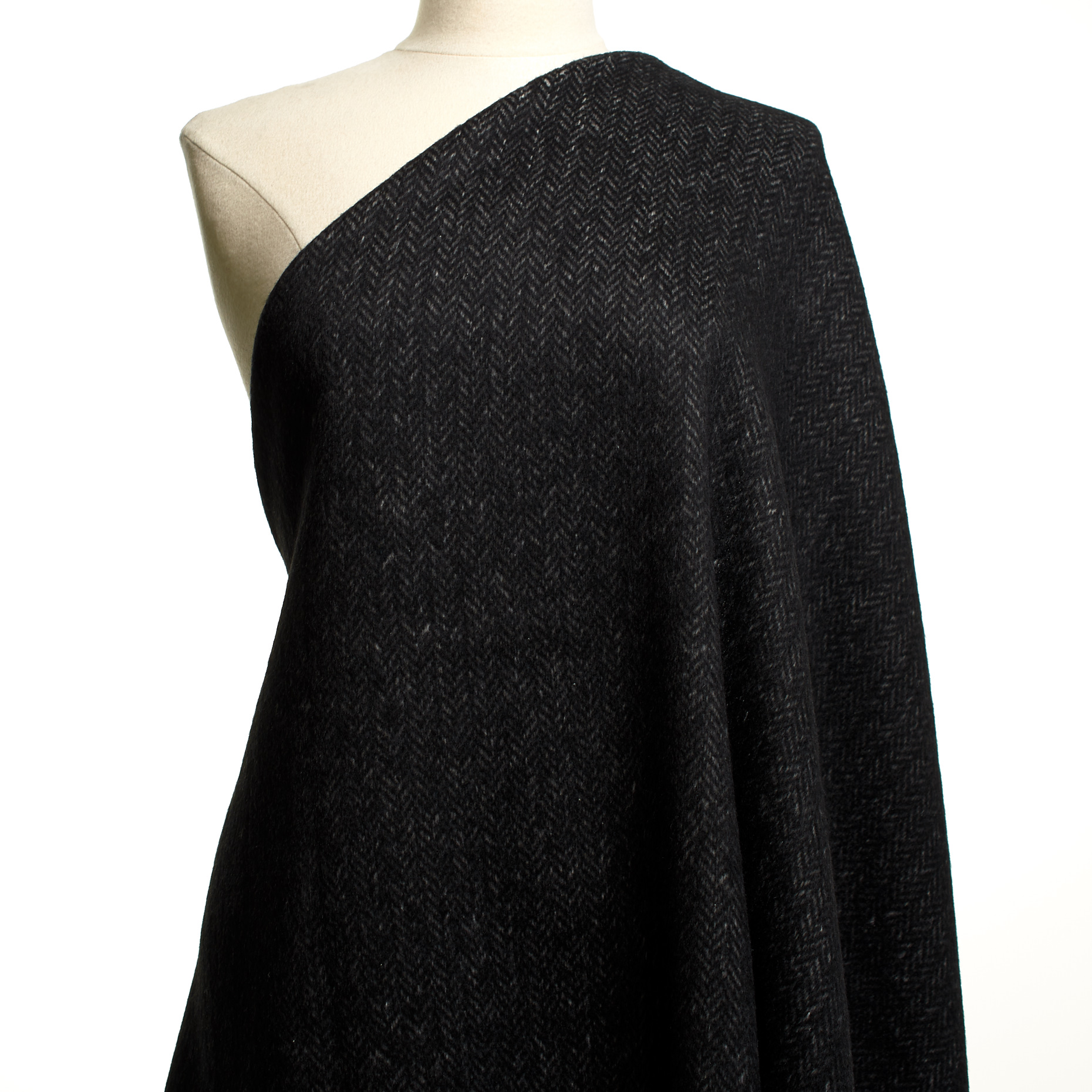 HERRINGBONE, COTTON BLEND, BRUSHED, MARSHMALLOW&RAVEN BLACK (F000047656) - Mannequin