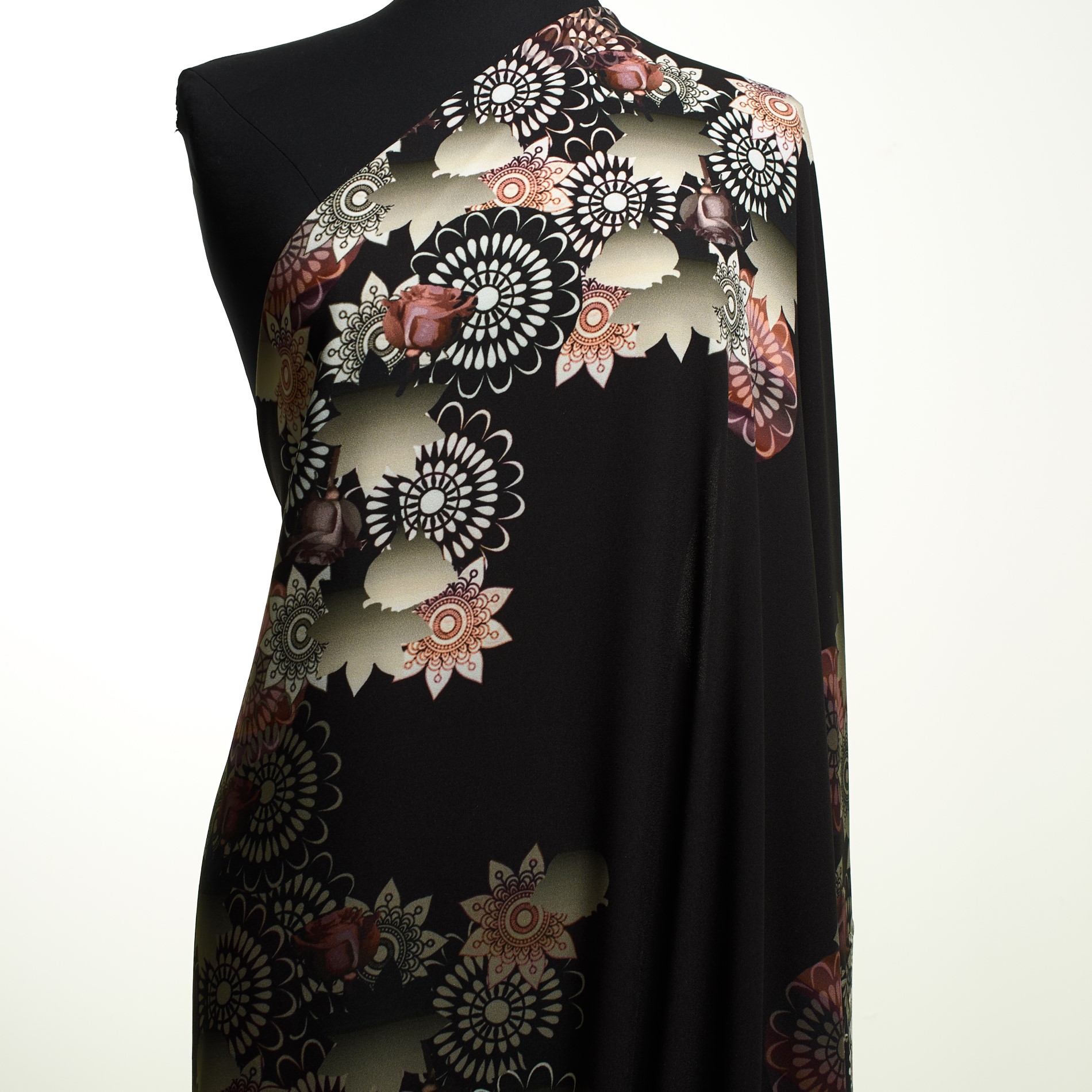 CRÊPE DE CHINE, PRINTED, WINEBERRY (F000031262) - Mannequin