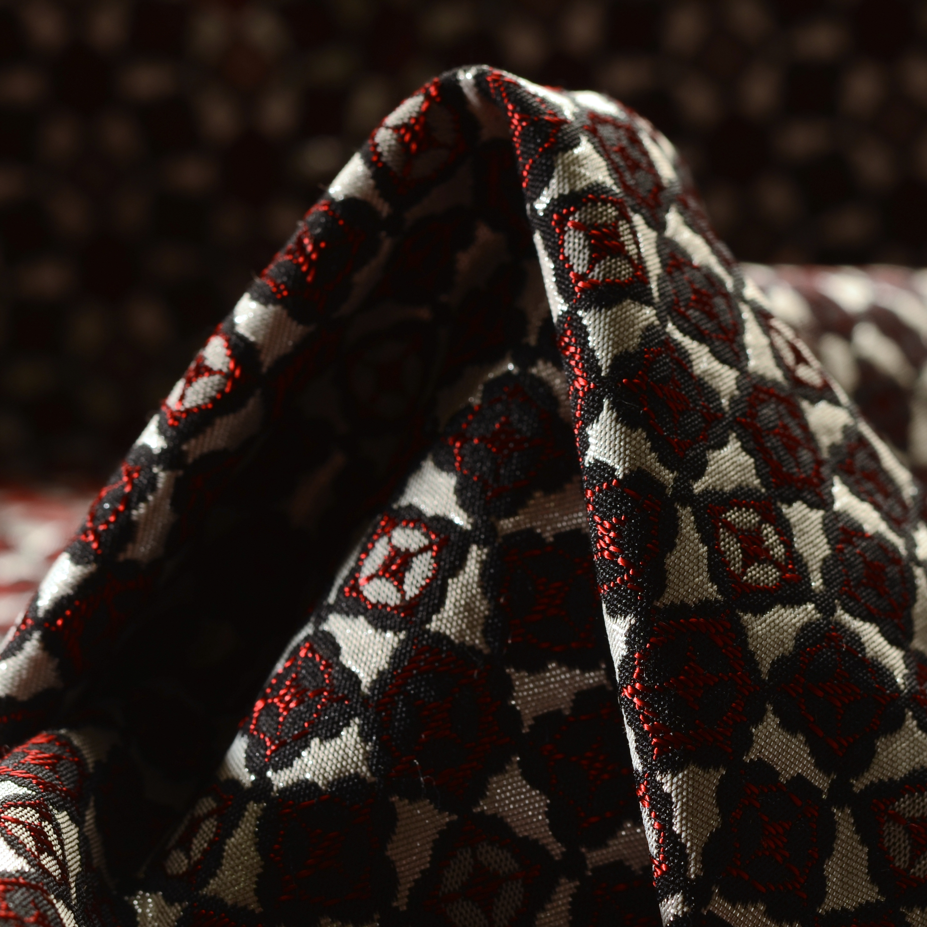 JACQUARD, LUREX, LIPSTICK&SILVER (F000030469)