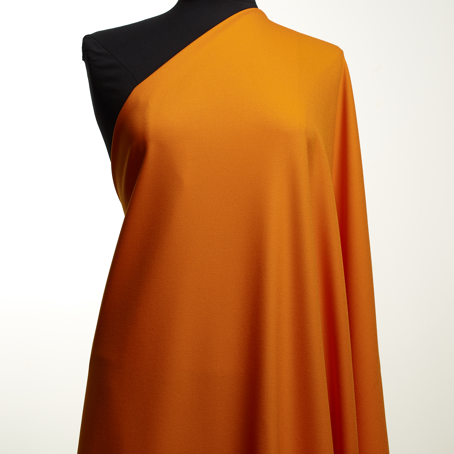 CRÊPE, VISCOSE BLEND, ELASTIC, APRICOT (F000034608) - Mannequin