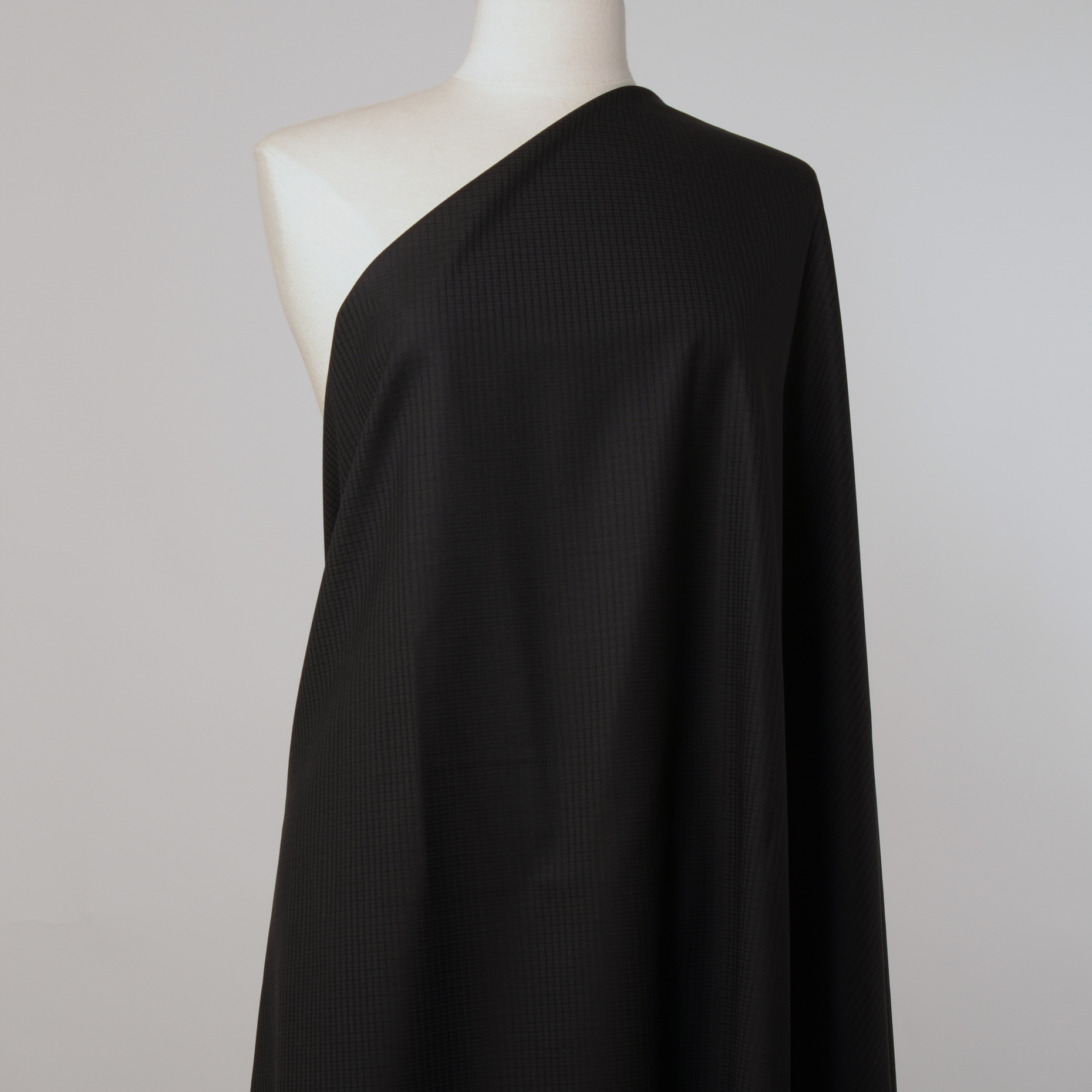 COOL WOOL, MICRO DESIGN, RAVEN BLACK (F000022541) - Mannequin