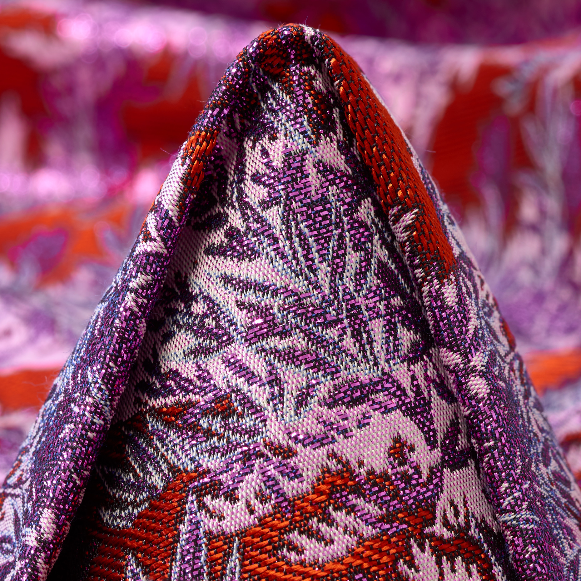 Jacquard, Acetat, Schimmernd, Tango Red&Hyacinth Violet (P000004680)