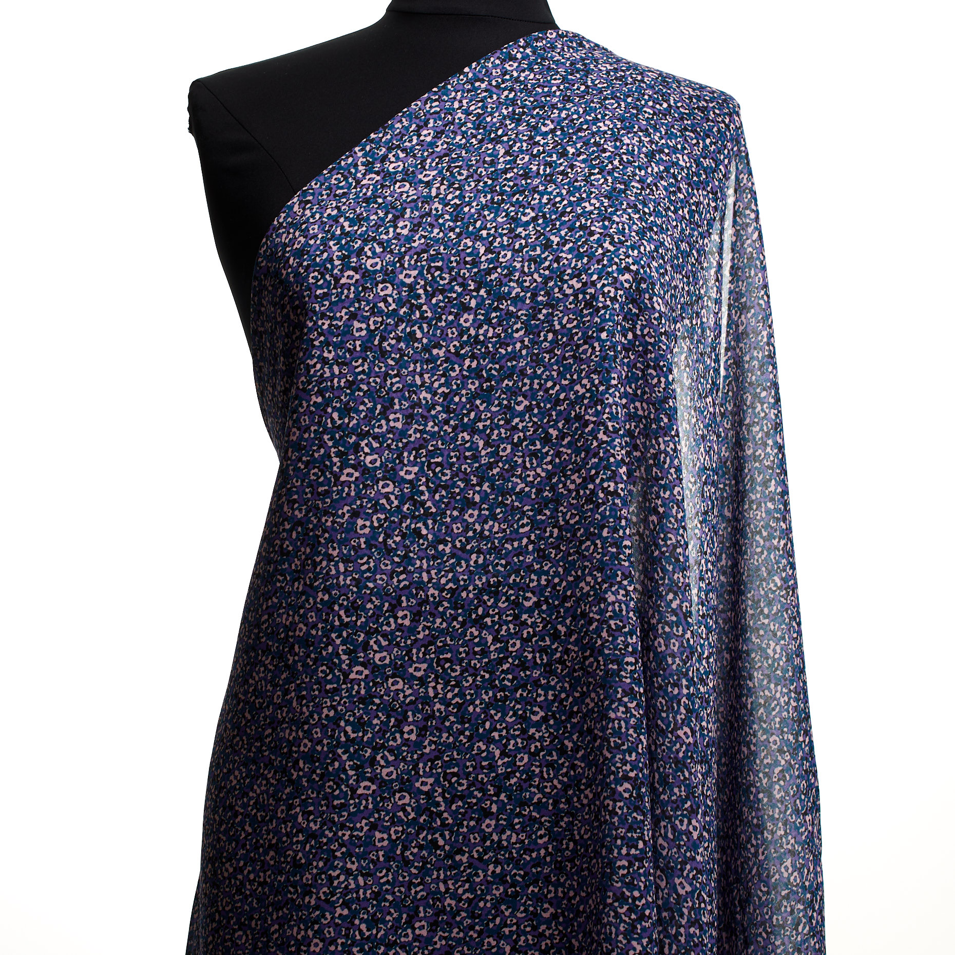CRÊPE, VISCOSE, PRINTED, PAISLEY PURPLE&PAGODA BLUE (F000043827) - Mannequin