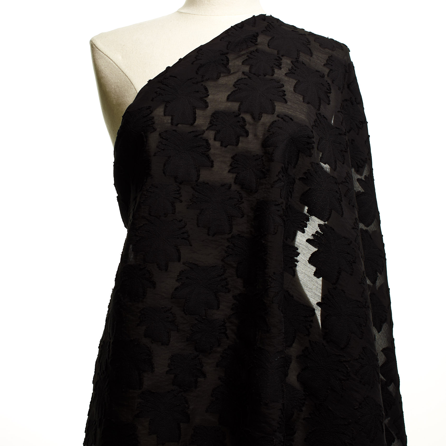 Algodón, Bordado, Raven Black (F000043856) - Maniquí