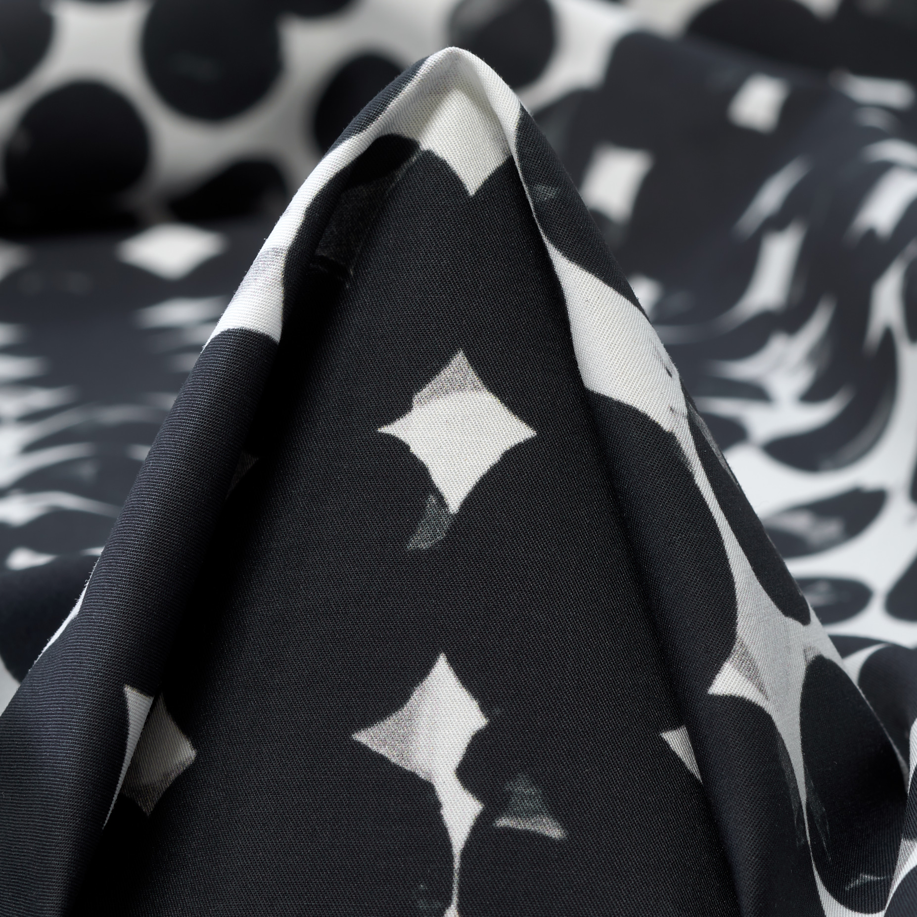 POPLIN, COTTON, DOTS, RAVEN BLACK&BRILLIANT WHITE (T0000729)