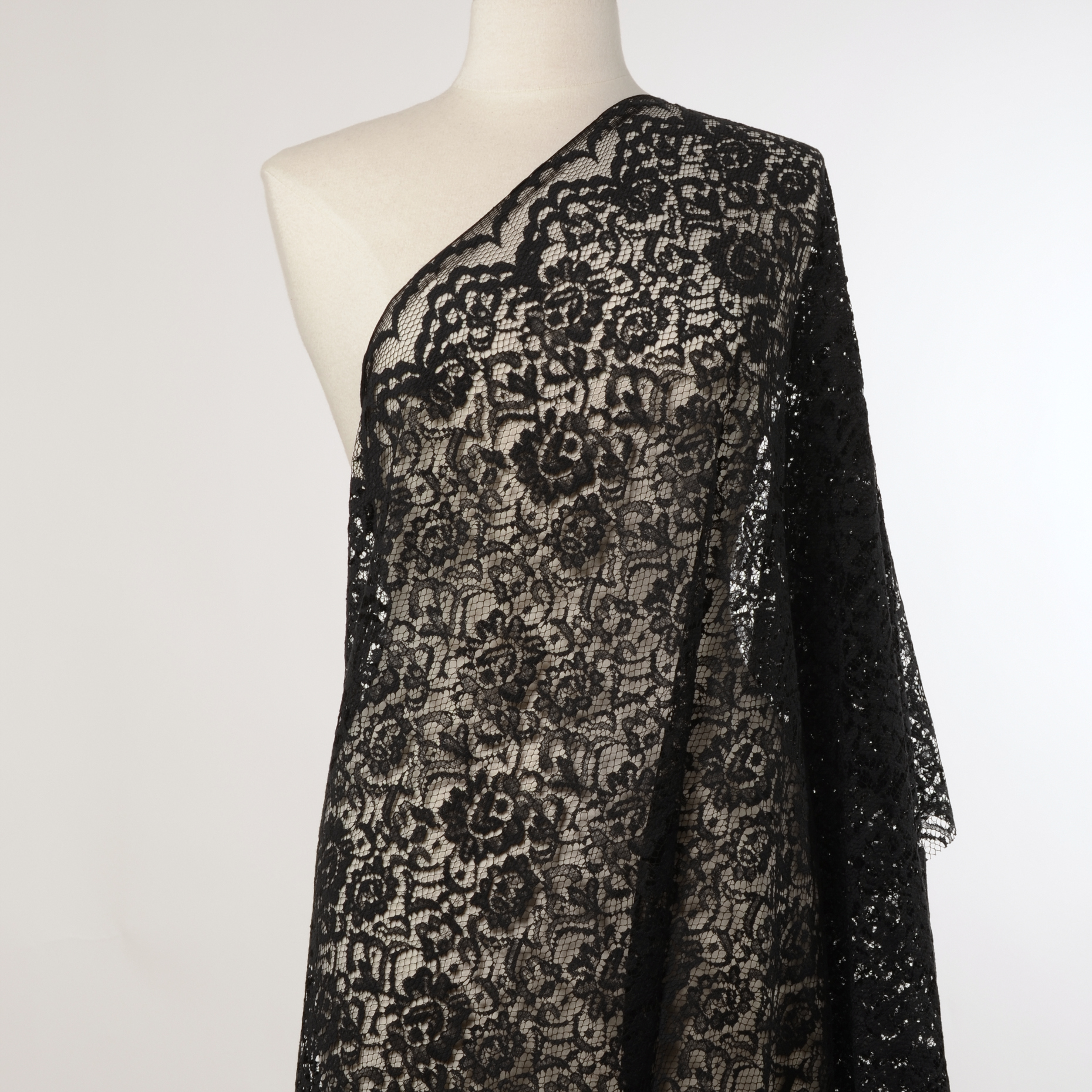 LACE, VISCOSE, FLORAL, CHARCOAL ART (F000020571) - Mannequin