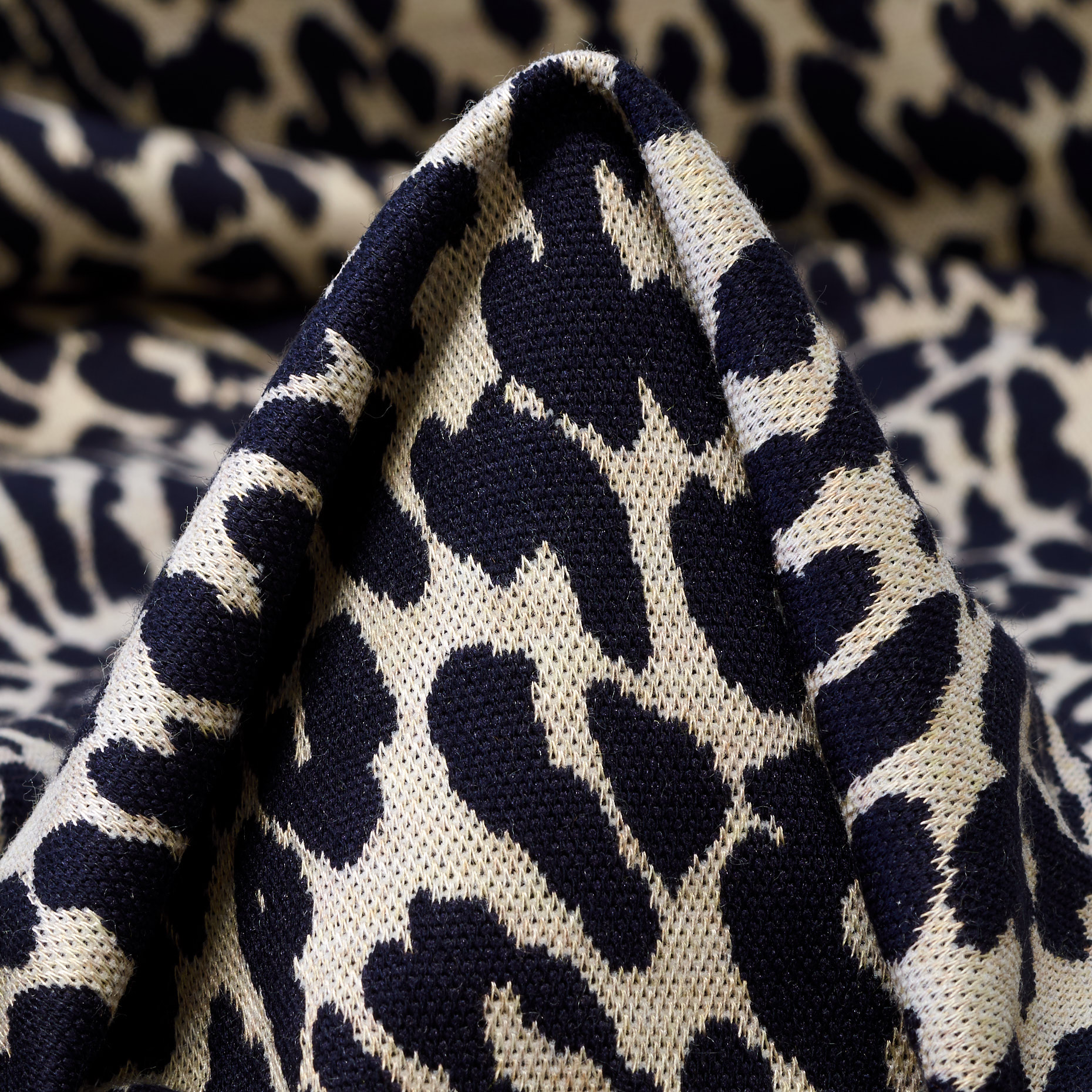 JACQUARD, JERSEY, ANIMAL, SKYROCKET&RAVEN BLACK (F000043132)