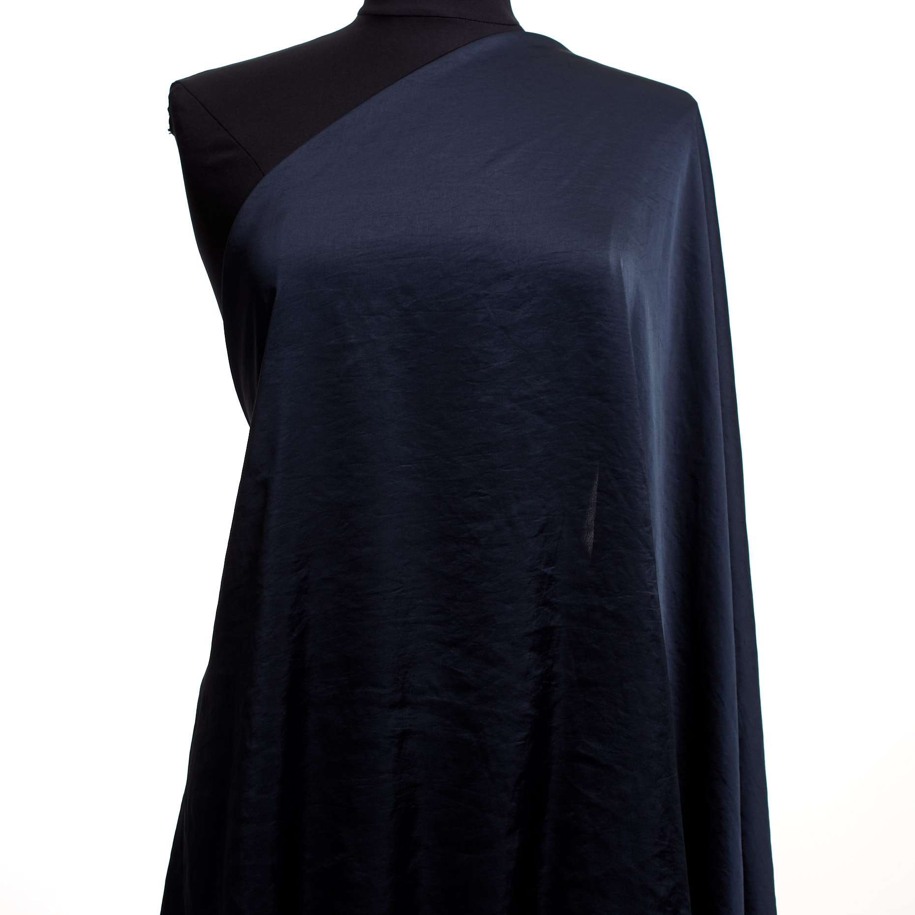 SATIN, RAVEN BLACK (F000043286) - Mannequin
