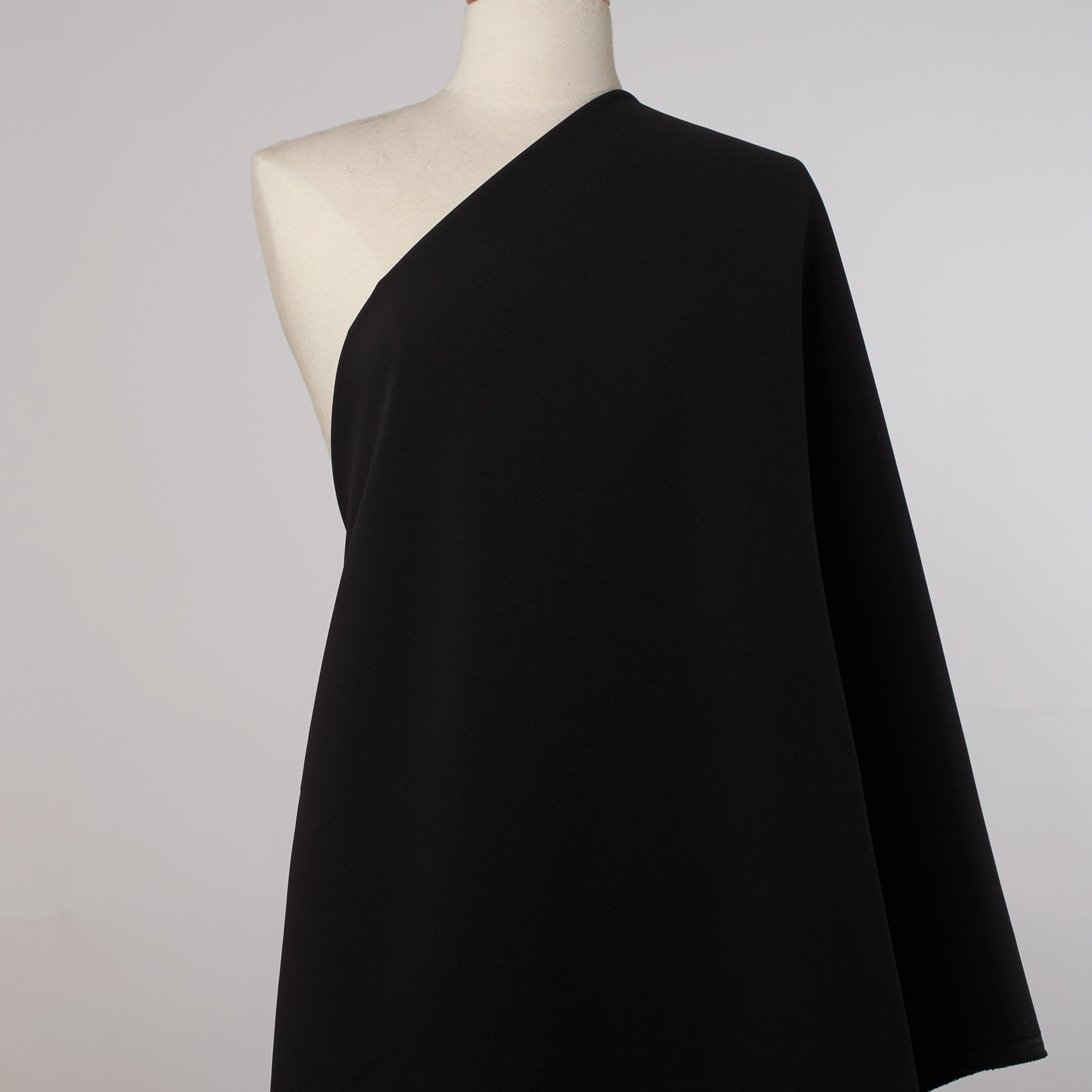 TECHNO STRETCH, VISCOSE BLEND, RAVEN BLACK (F000025388) - Mannequin