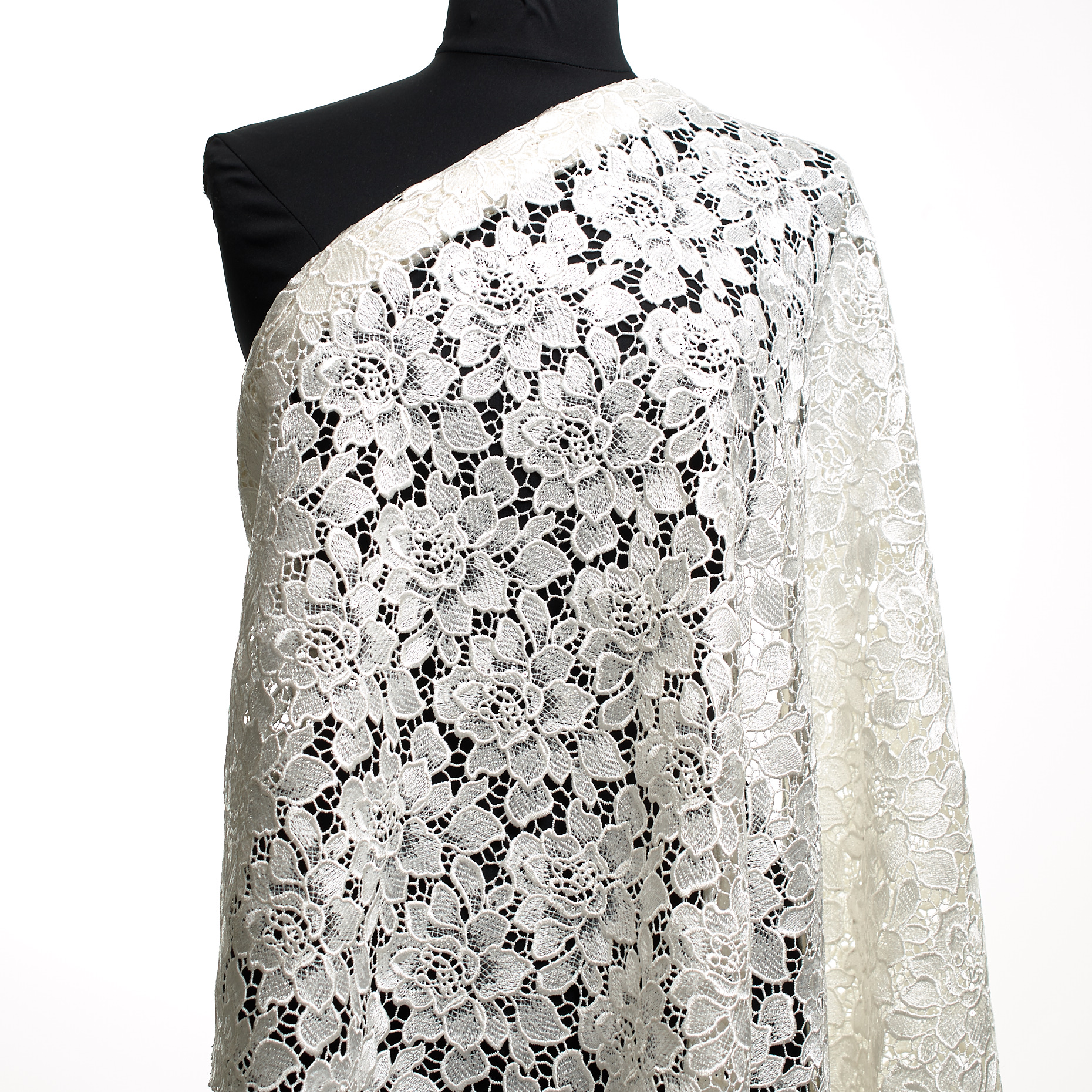 Koronka, Cekiny, Haftowane, Antique White (F000047177) - Manekin