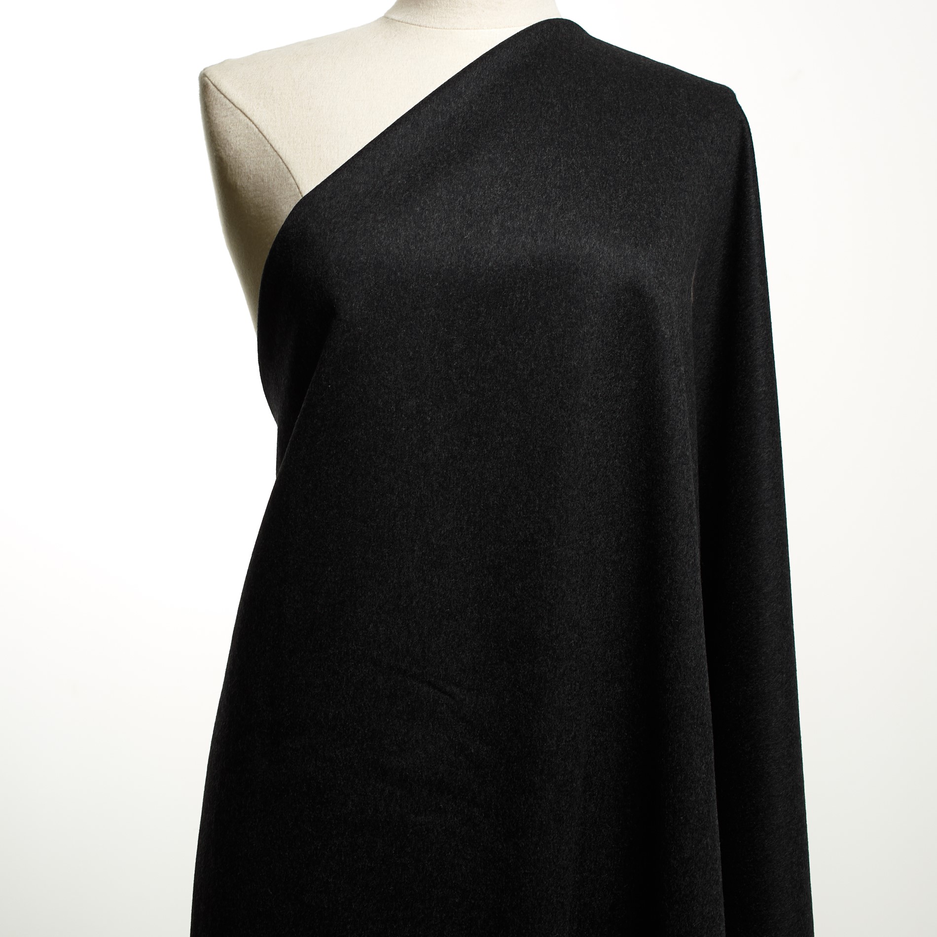 BOILED WOOL, CASHMERE, BRUSHED, BLACK ONYX (F000033697) - Mannequin