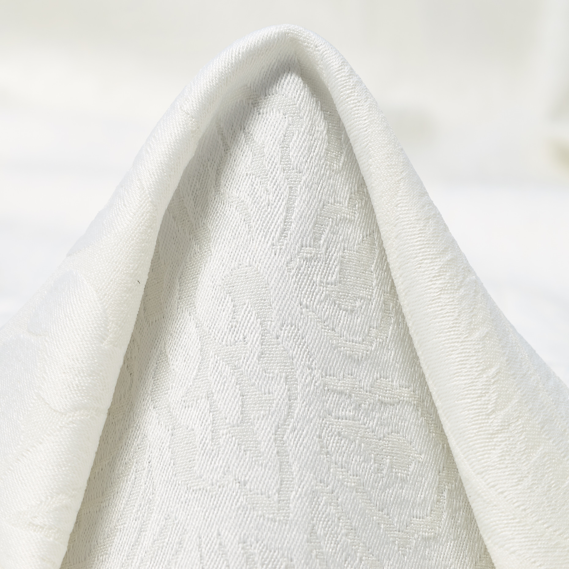 JACQUARD, FLORAL, TONE ON TONE, LUCENT WHITE (P000003910)