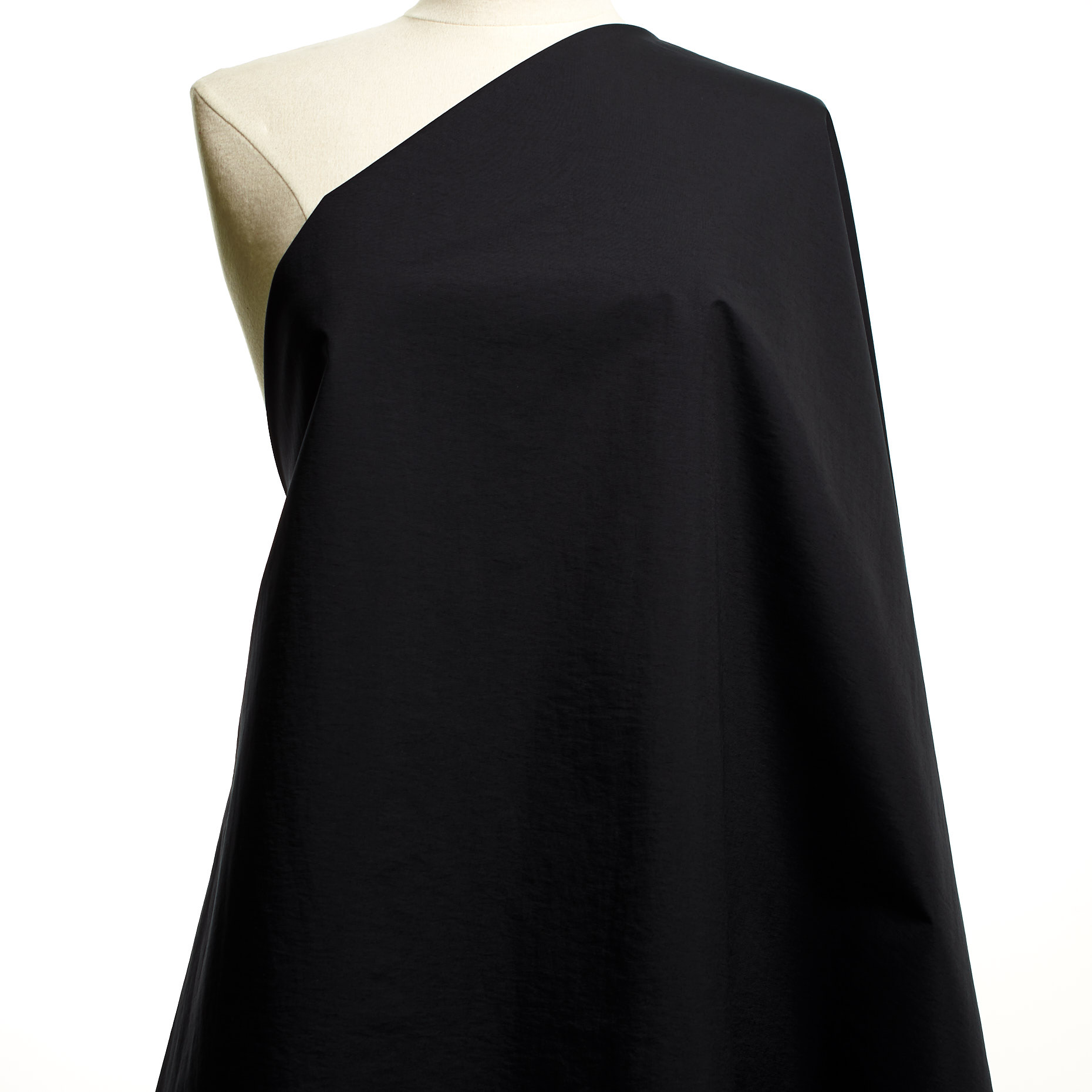 OUTDOOR, NYLON, RAVEN BLACK (F000044022) - Mannequin