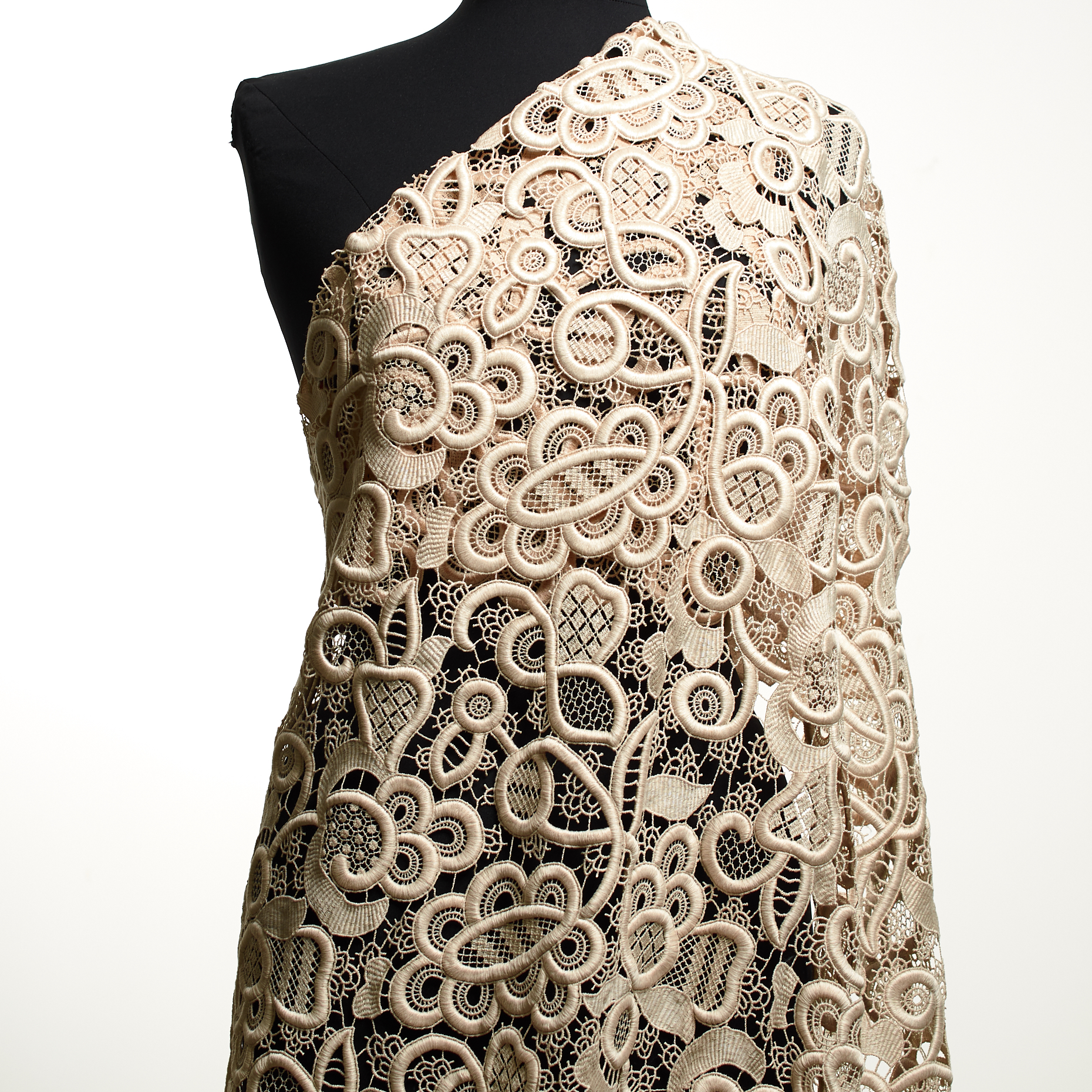 LACE, COTTON, FLORAL, VANILLA (F000033773) - Mannequin