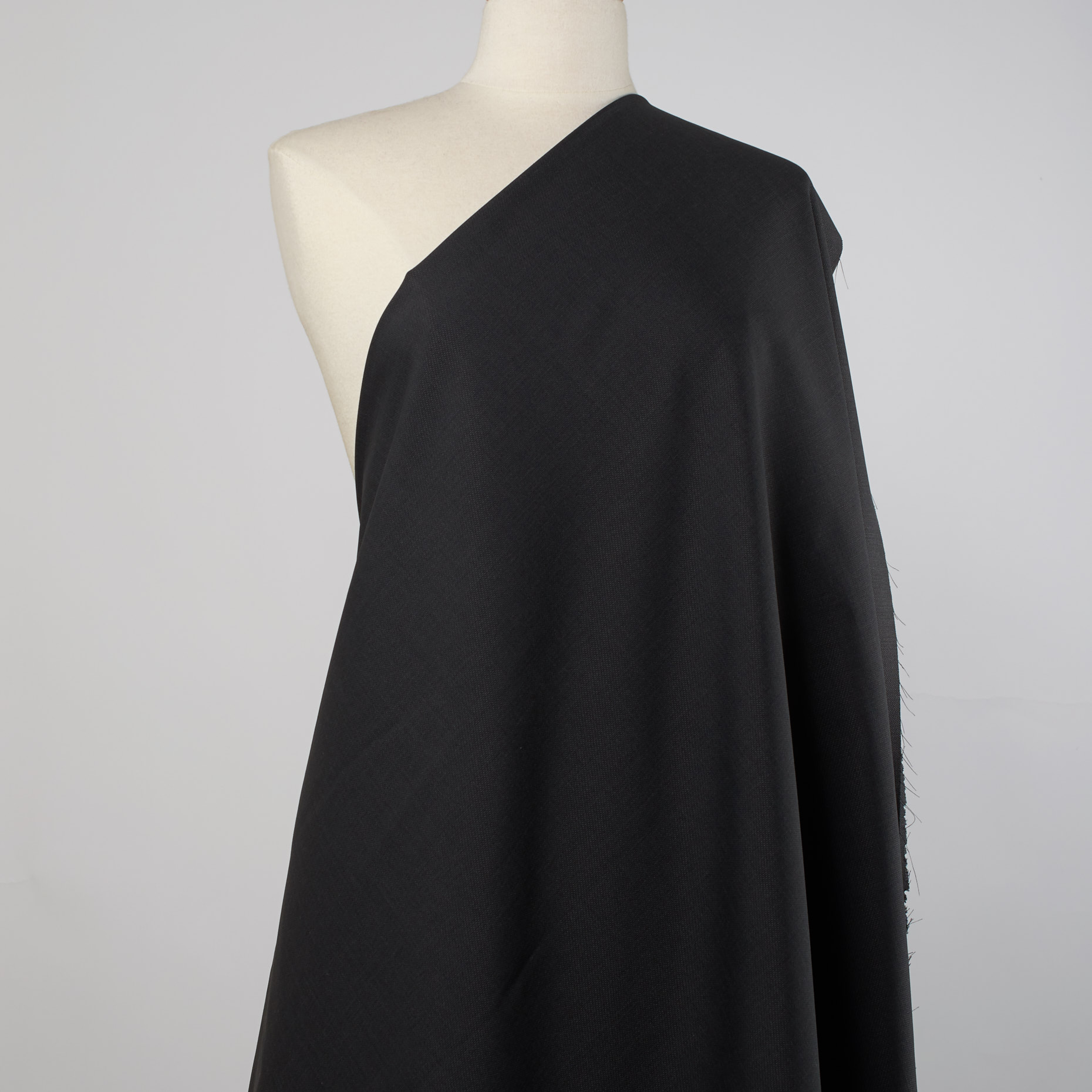 COOL WOOL, VIRGIN WOOL, ELASTIC, BLACK SAND (F000008921) - Mannequin